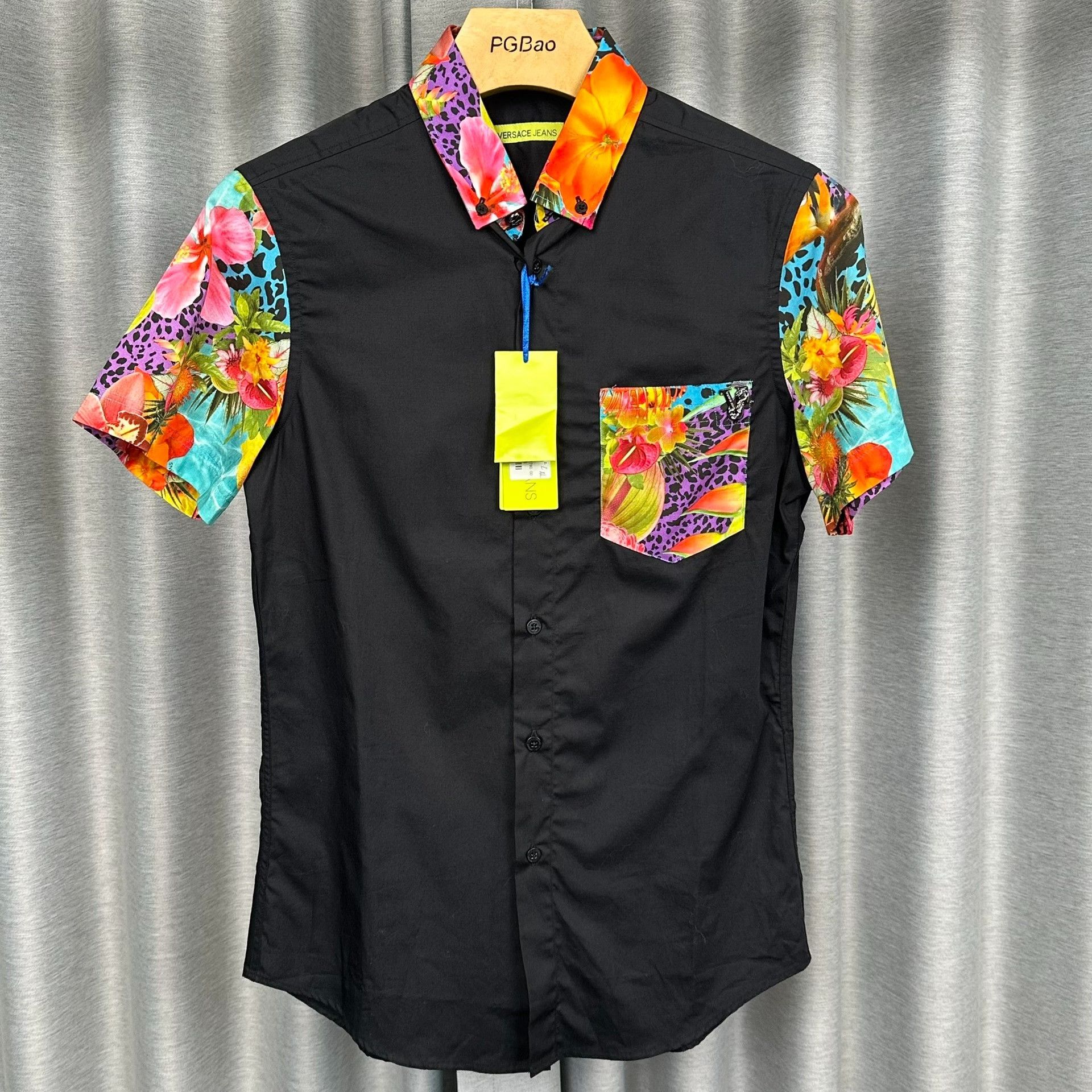 Versace Jeans Couture Versace Jeans Floral Patch Short Sleeve Shirt XS Size US XS / EU 42 / 0 - 2 Thumbnail