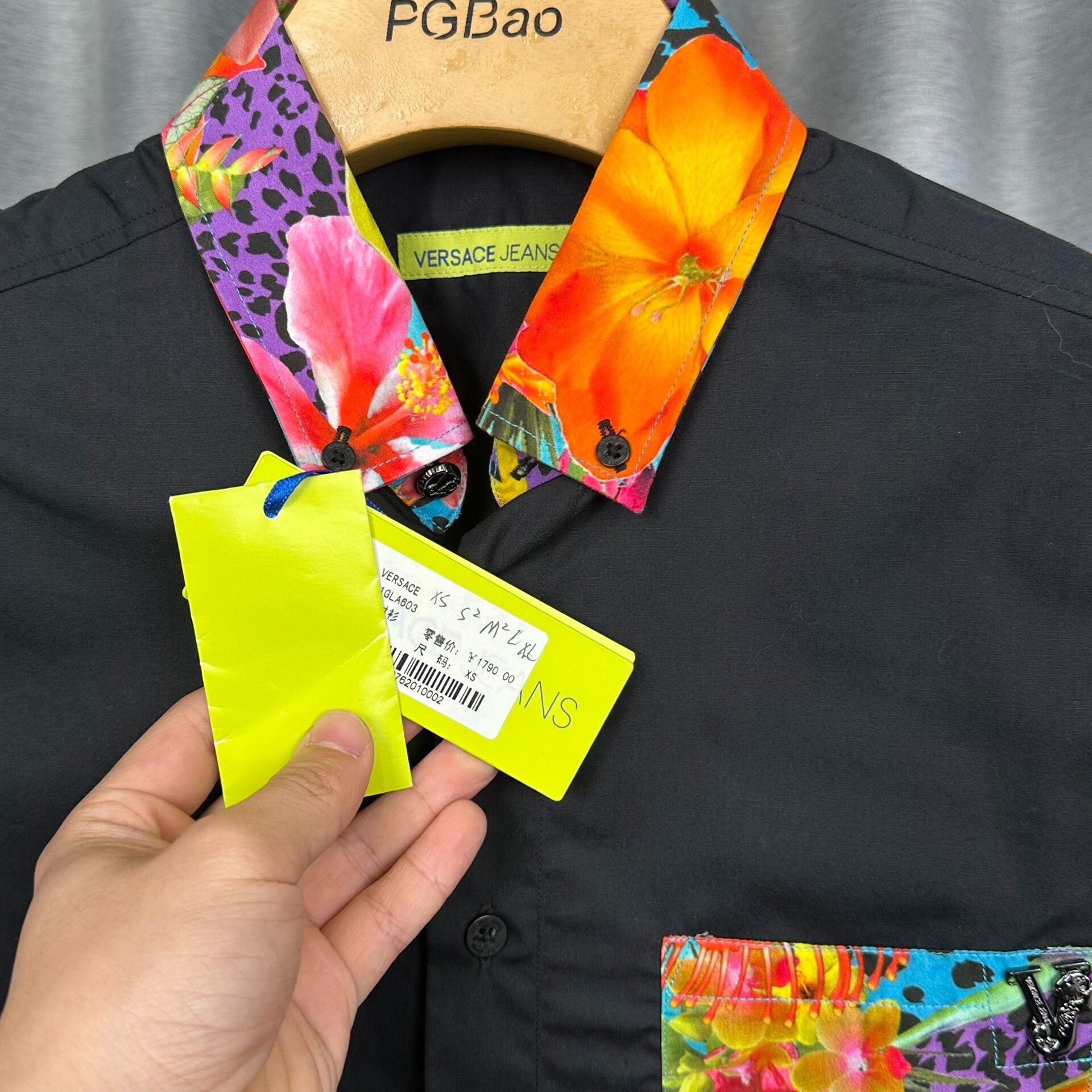 Versace Jeans Couture Versace Jeans Floral Patch Short Sleeve Shirt XS Size US XS / EU 42 / 0 - 4 Thumbnail
