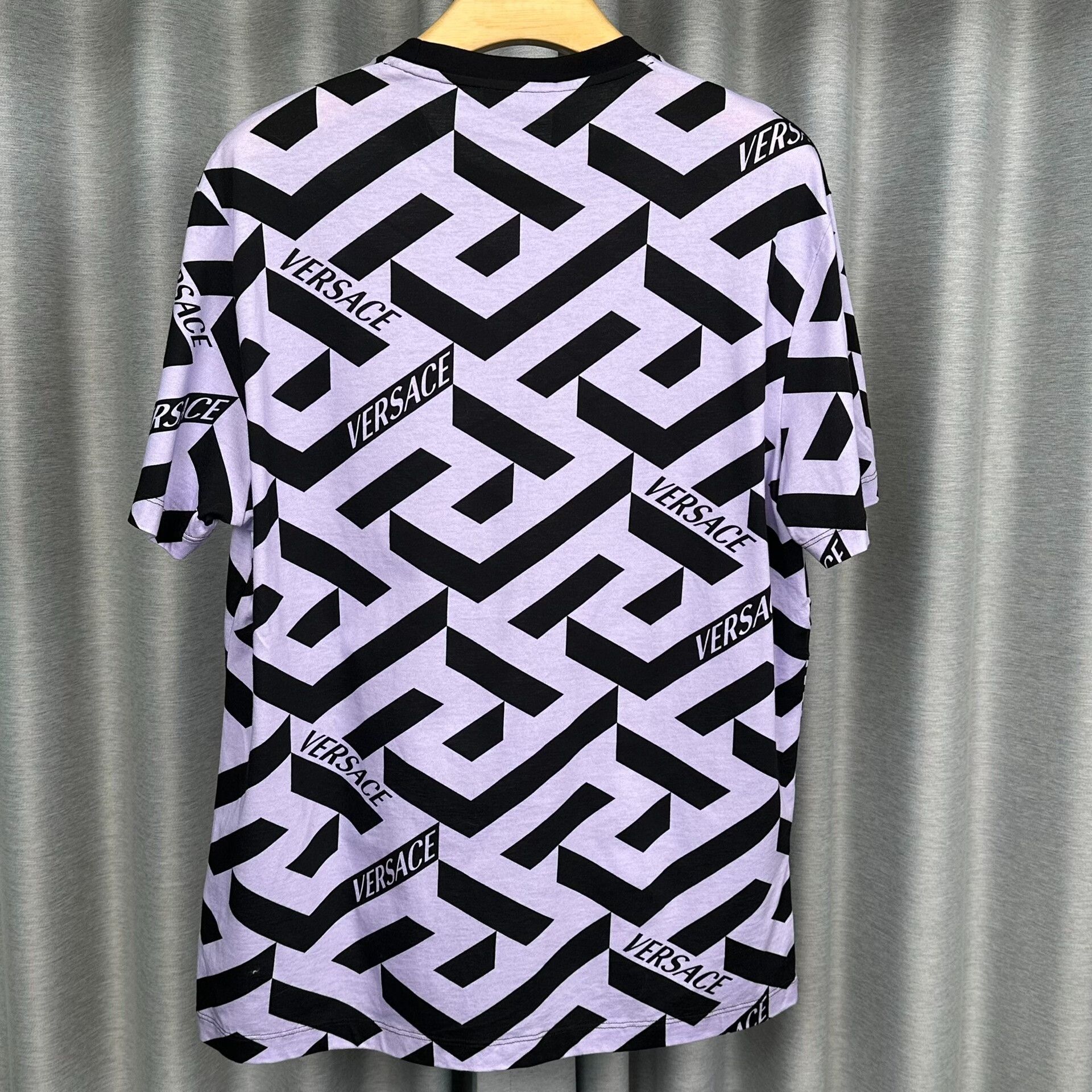 Versace Versace Greca Pattern All-Over Print T-Shirt L Size US L / EU 52-54 / 3 - 3 Thumbnail