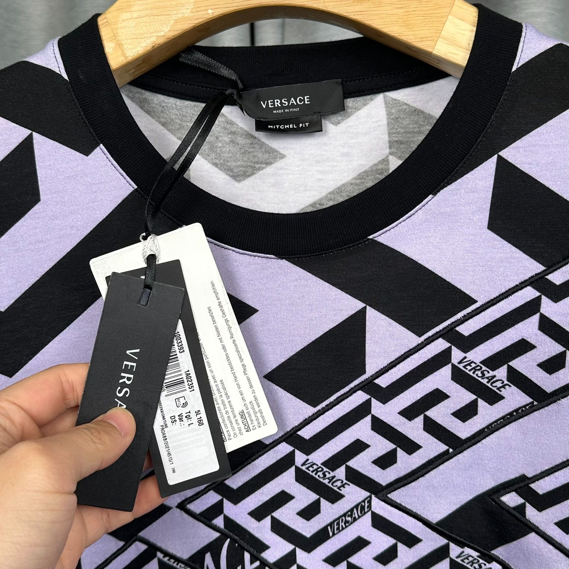 Versace Versace Greca Pattern All-Over Print T-Shirt L Size US L / EU 52-54 / 3 - 4 Thumbnail