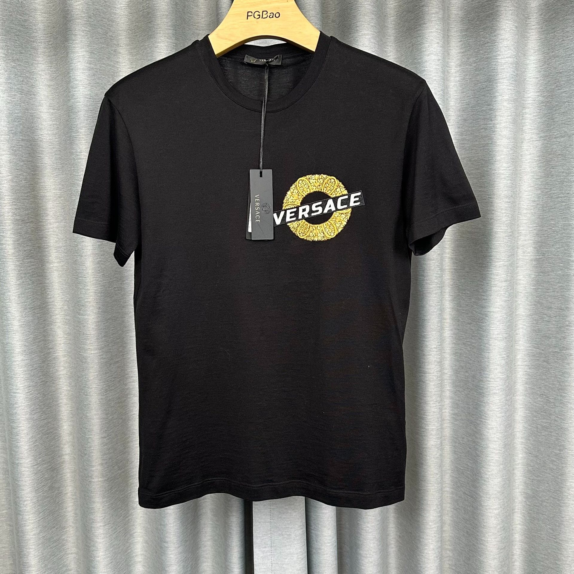 Versace Versace Gold Logo Embroidery T-Shirt XS Size US XS / EU 42 / 0 - 2 Thumbnail