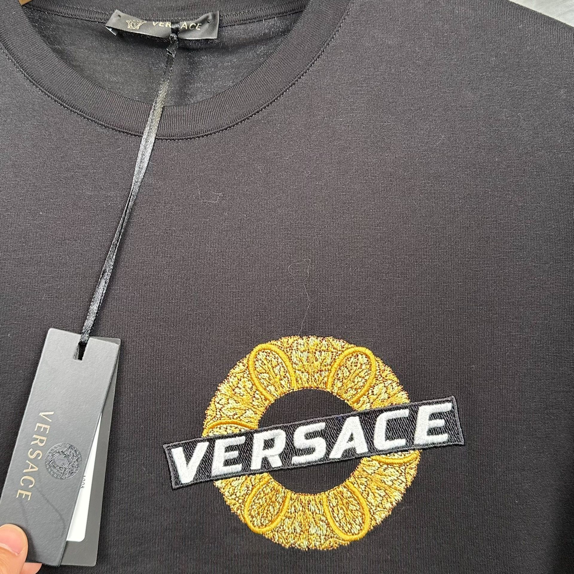 Versace Versace Gold Logo Embroidery T-Shirt XS Size US XS / EU 42 / 0 - 4 Thumbnail