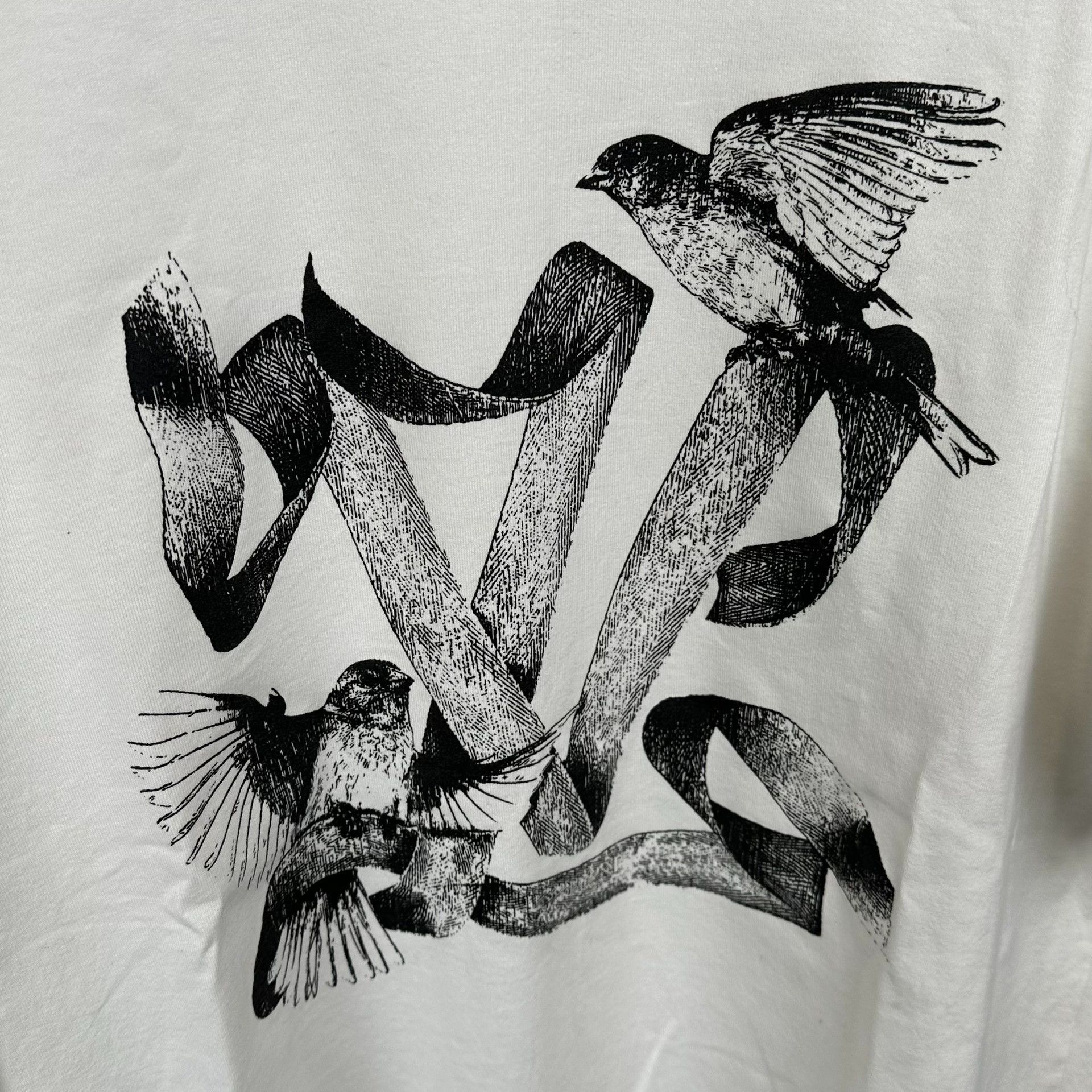 Louis Vuitton Louis Vuitton Bird Print Short Sleeve T-Shirt M Size US M / EU 48-50 / 2 - 5 Thumbnail