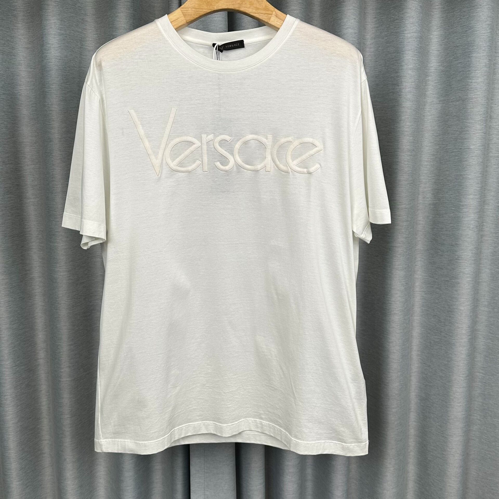 Versace Versace Embroidered Logo T-Shirt White Size L Size US L / EU 52-54 / 3 - 2 Thumbnail