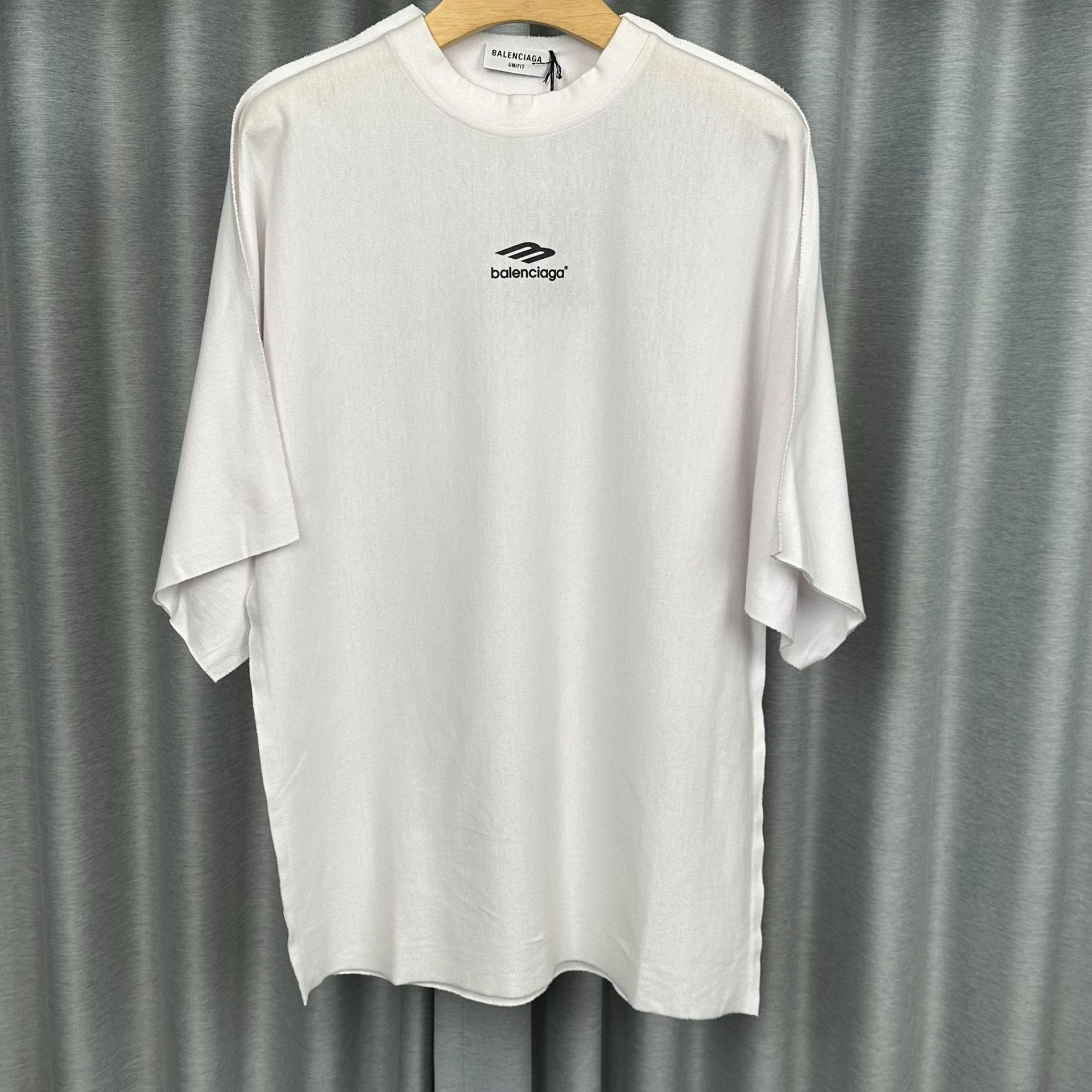 Balenciaga Balenciaga UNIFIT Logo T-Shirt Size 2 Size US M / EU 48-50 / 2 - 3 Thumbnail