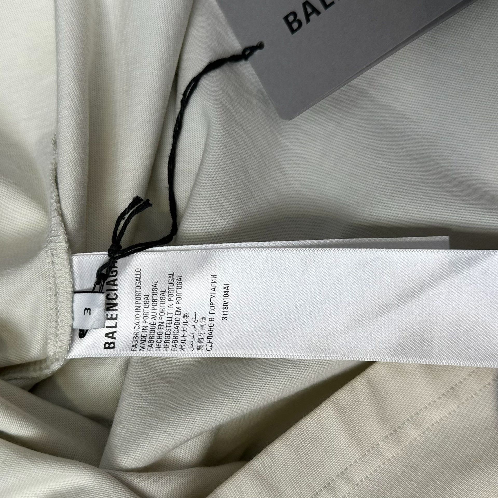 Balenciaga Balenciaga Back Logo T-Shirt Size 3 Size US L / EU 52-54 / 3 - 5 Thumbnail