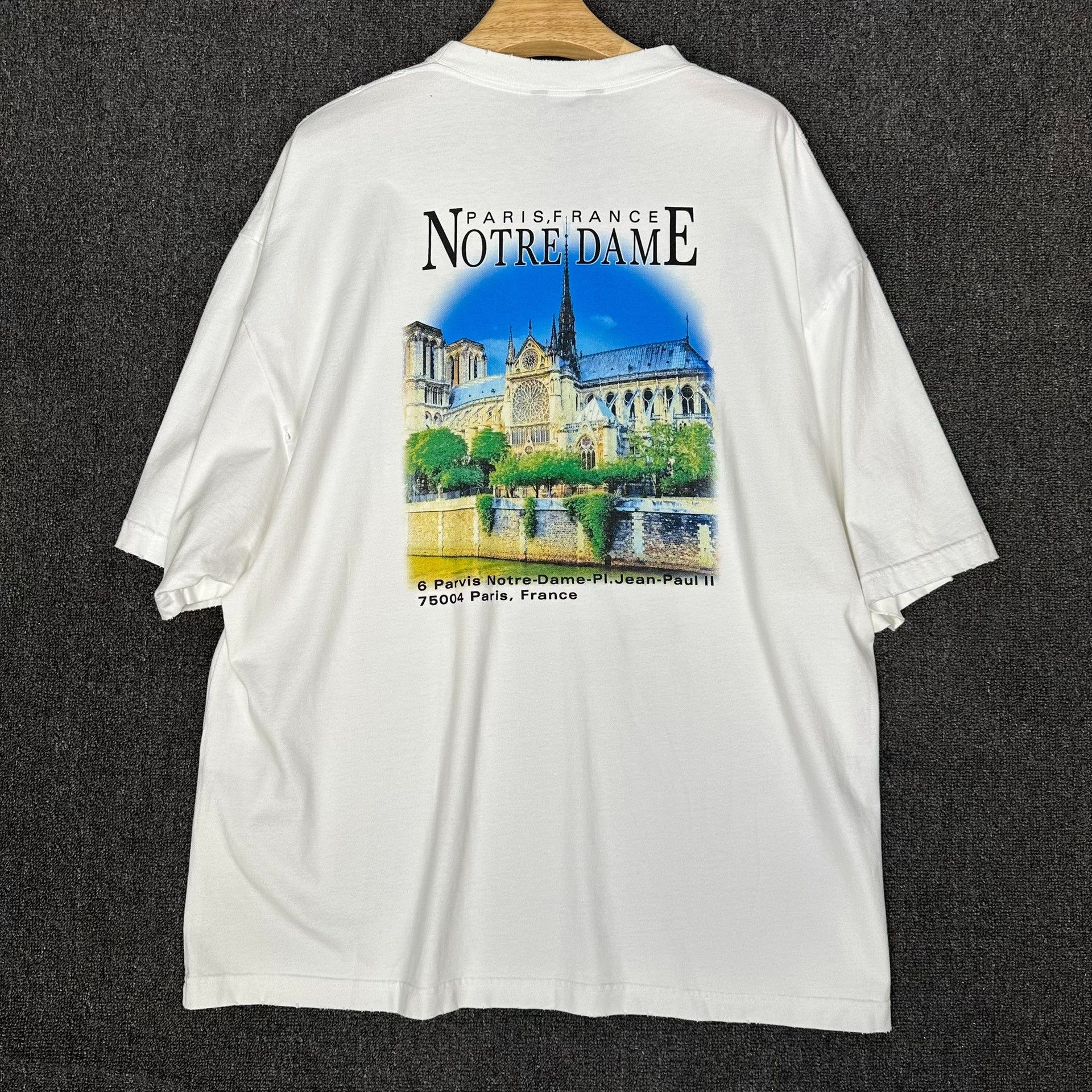 Balenciaga Balenciaga Sacre Coeur Paris Print T-Shirt M Size US M / EU 48-50 / 2 - 3 Thumbnail