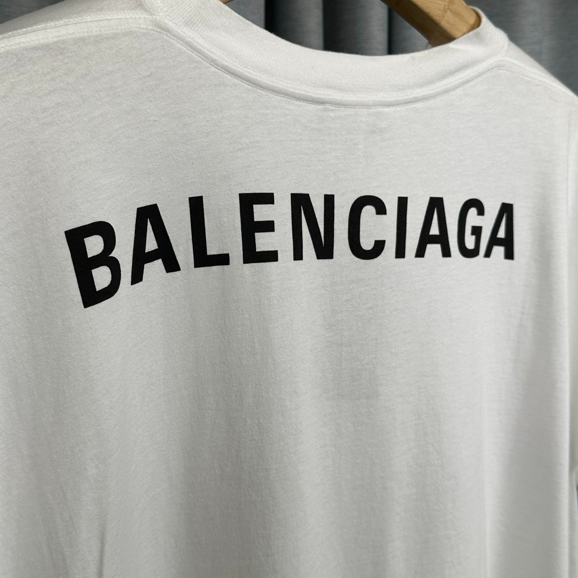 Balenciaga Balenciaga Back Logo T-Shirt White Size S Size US S / EU 44-46 / 1 - 4 Thumbnail
