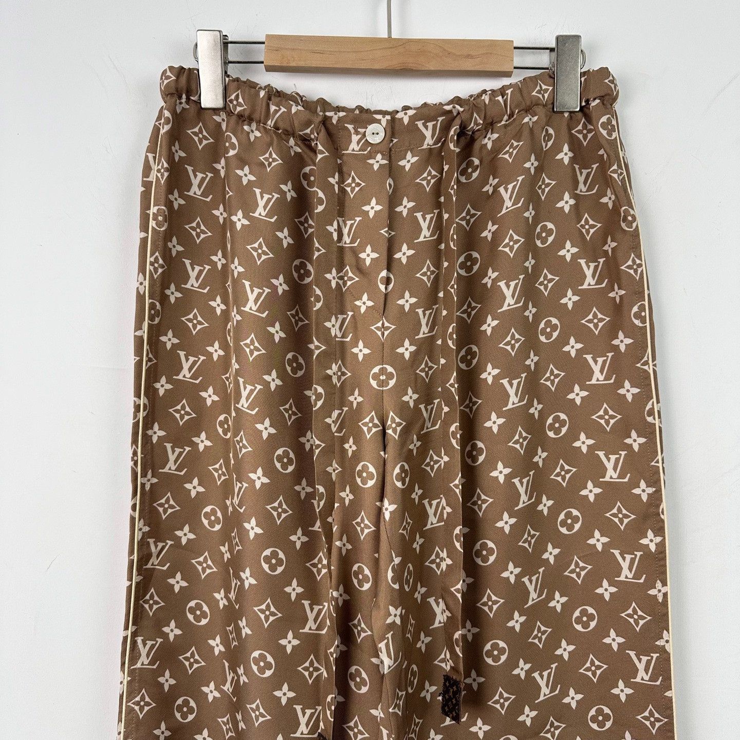 Louis Vuitton Louis Vuitton Monogram Silk Pants 38 Size 27" / US 4 / IT 40 - 5 Thumbnail