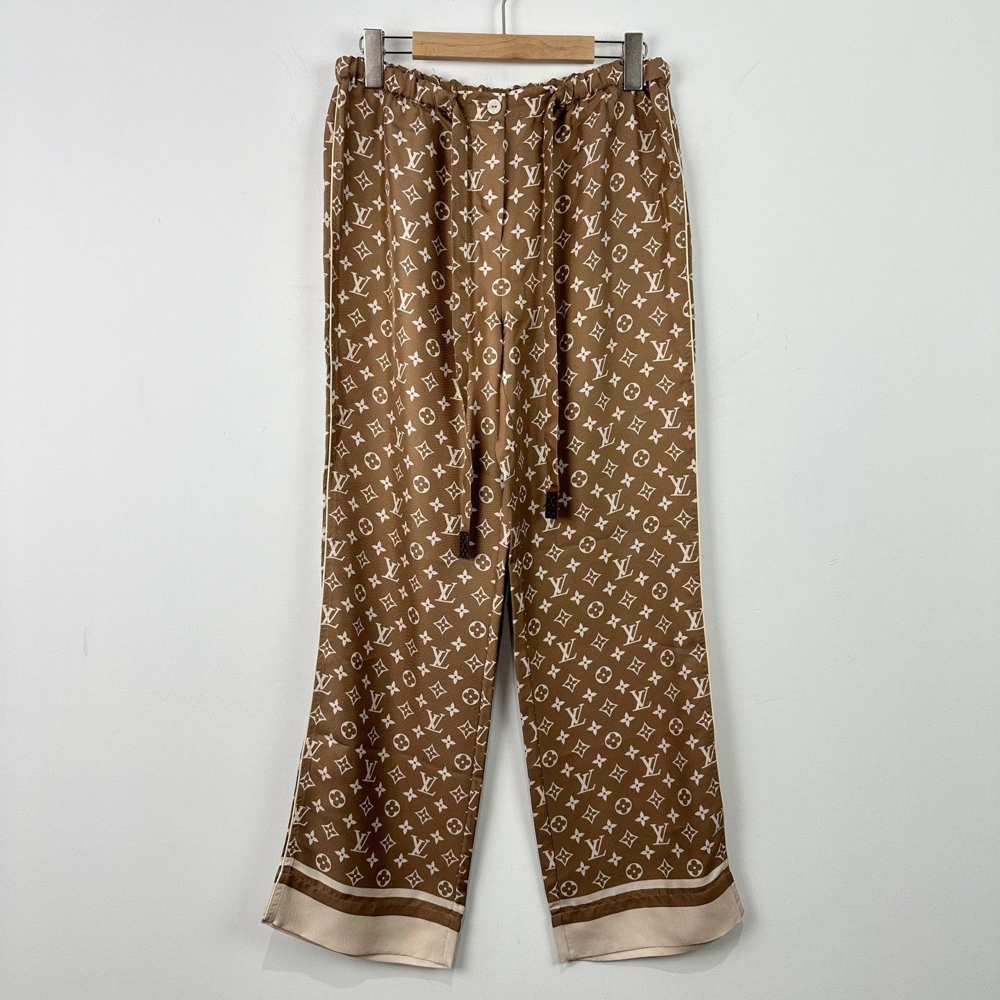 Louis Vuitton Louis Vuitton Monogram Silk Pants 38 Size 27" / US 4 / IT 40 - 2 Thumbnail