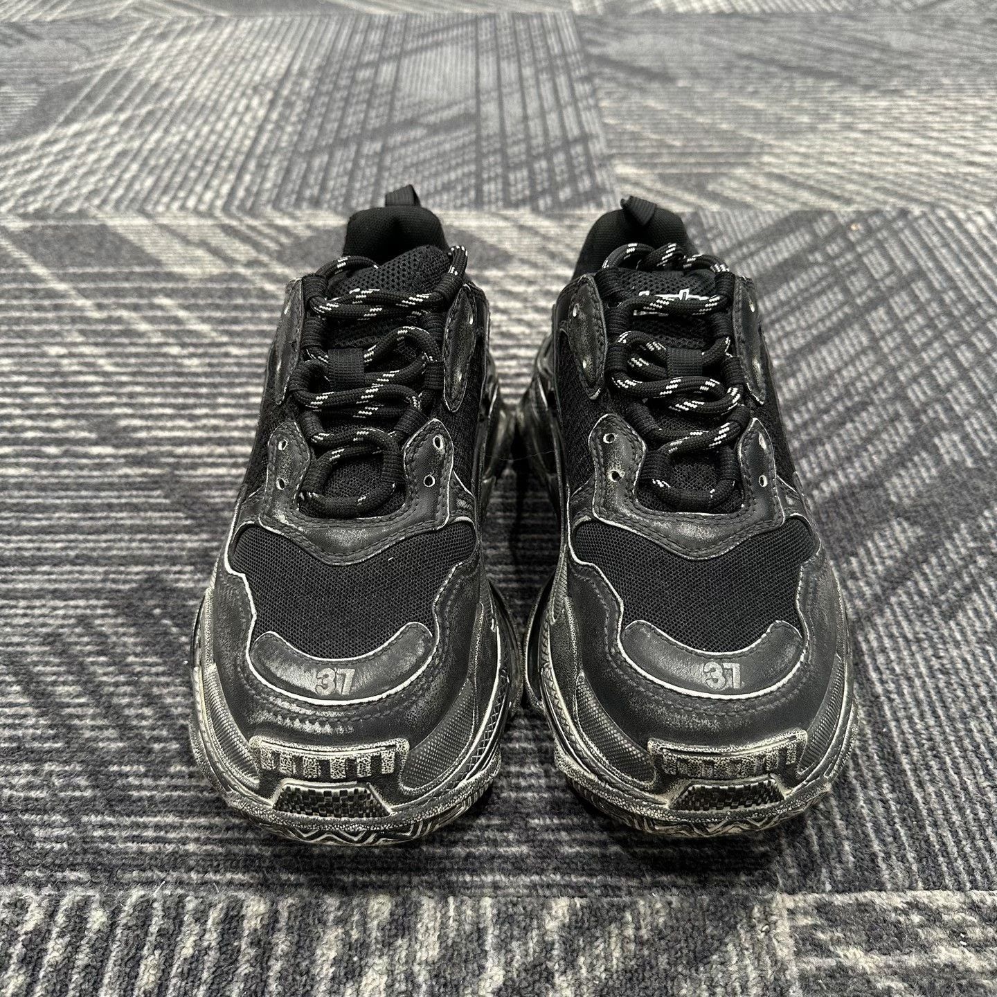Balenciaga Balenciaga Distressed Triple S Sneakers 37 Size US 5 / EU 37 - 3 Thumbnail
