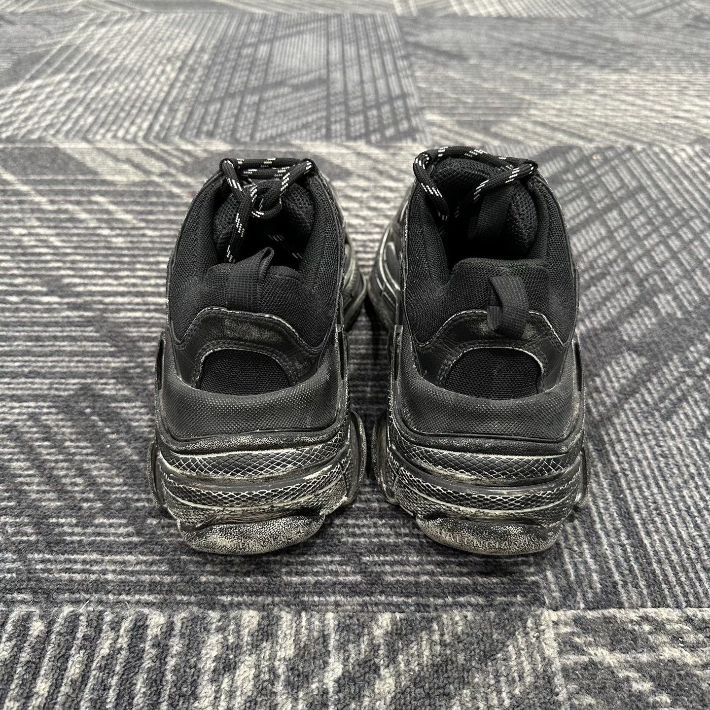 Balenciaga Balenciaga Distressed Triple S Sneakers 37 Size US 5 / EU 37 - 4 Thumbnail