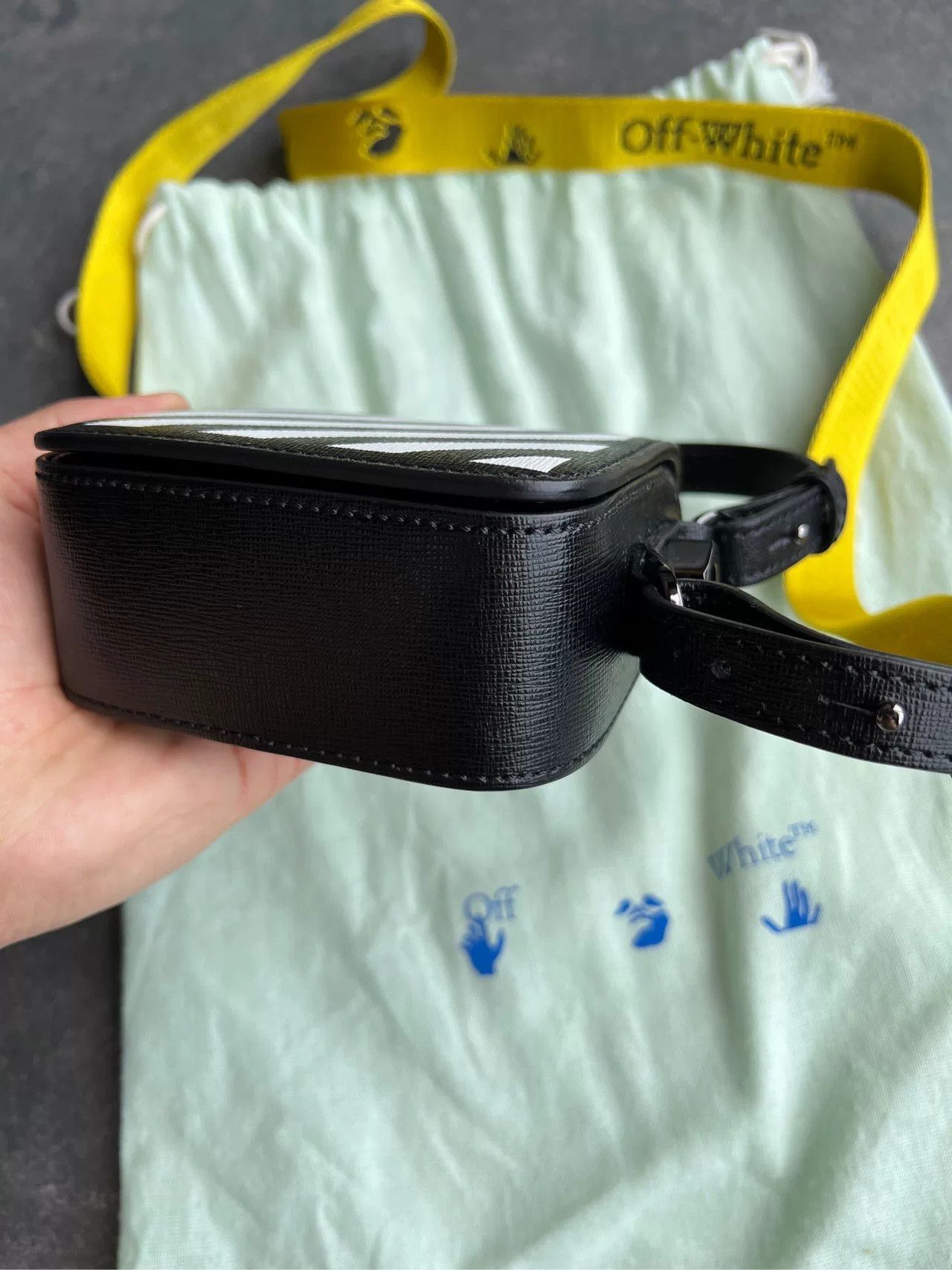 Off-White Off-White Diagonal Stripe Binder Clip Bag ONE SIZE Size ONE SIZE - 5 Thumbnail