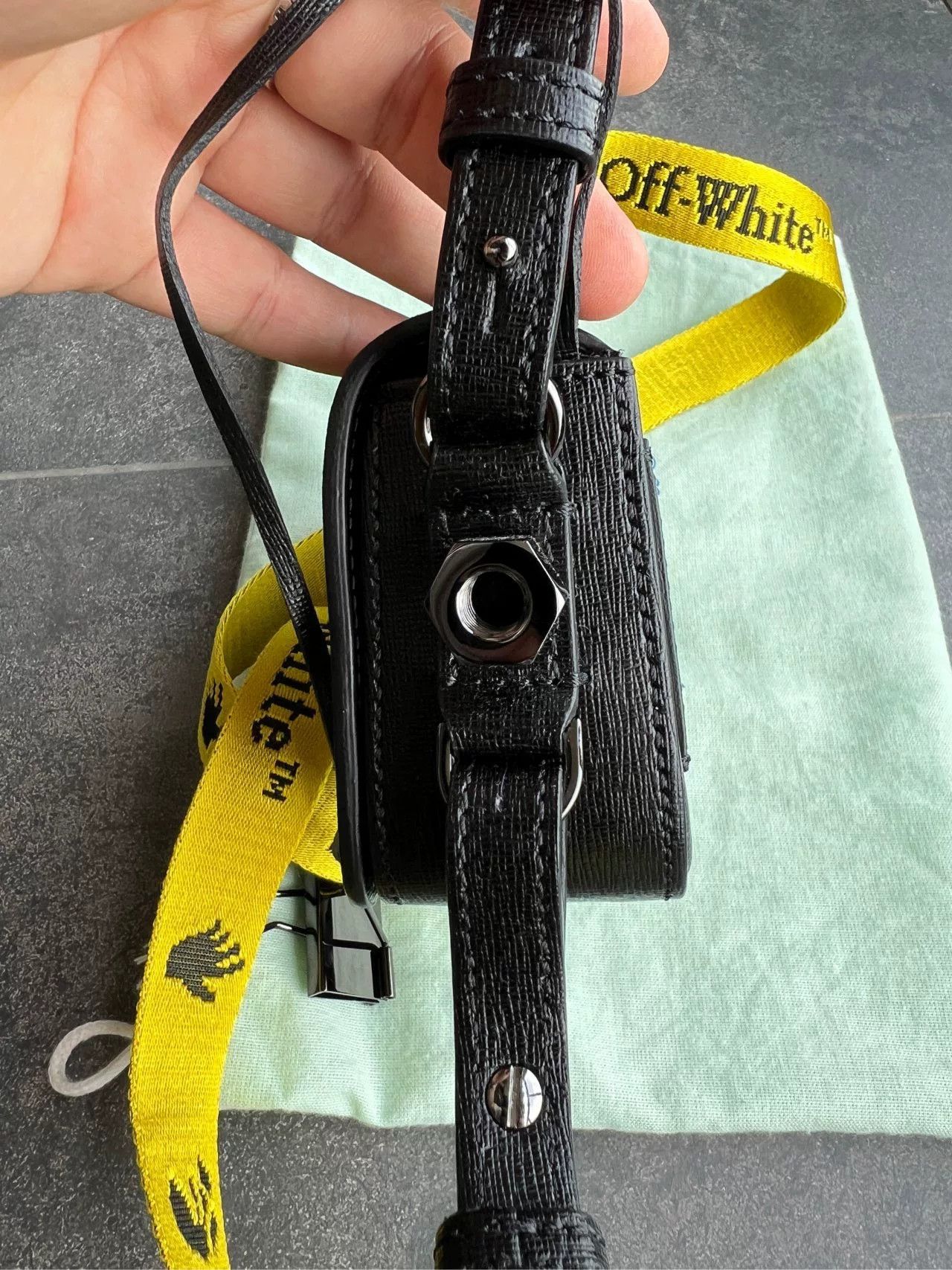 Off-White Off-White Diagonal Stripe Binder Clip Bag ONE SIZE Size ONE SIZE - 7 Thumbnail