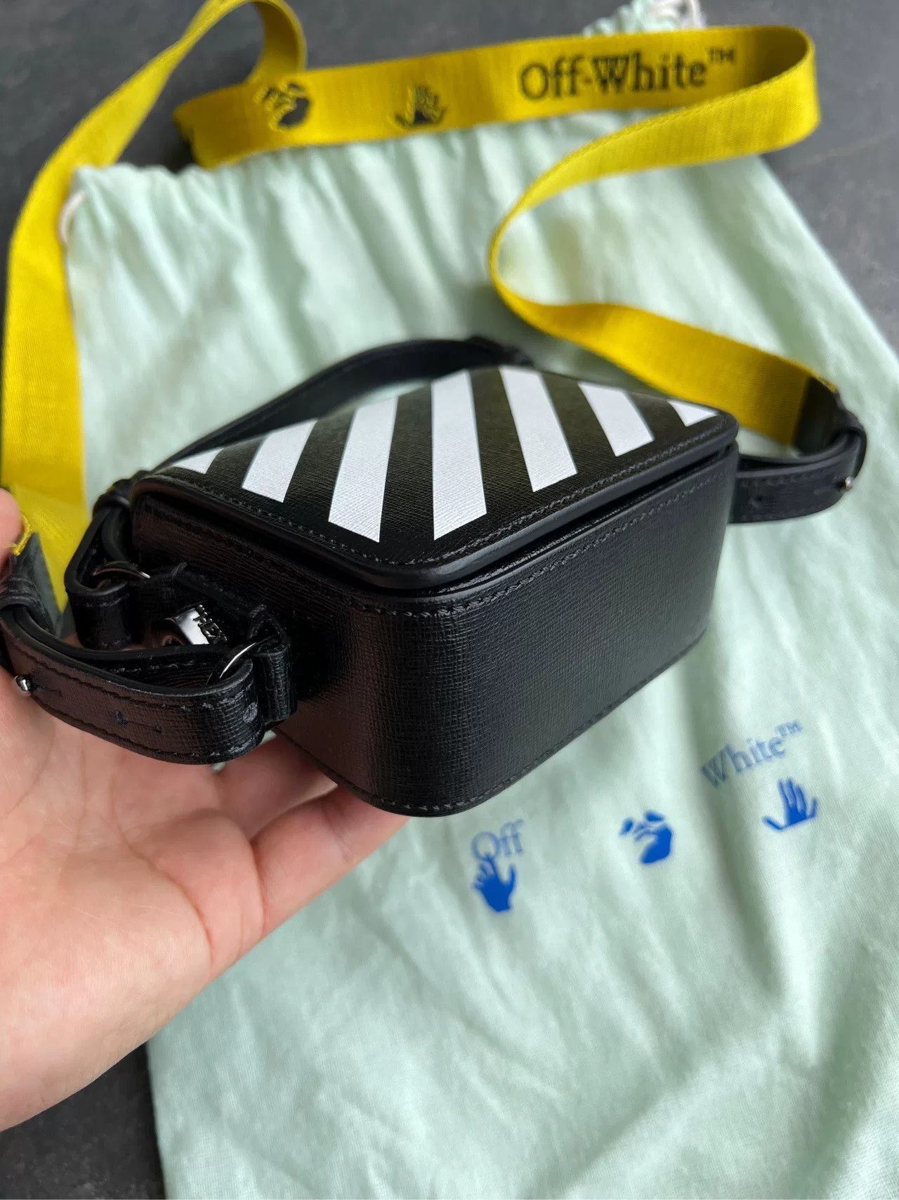 Off-White Off-White Diagonal Stripe Binder Clip Bag ONE SIZE Size ONE SIZE - 4 Thumbnail