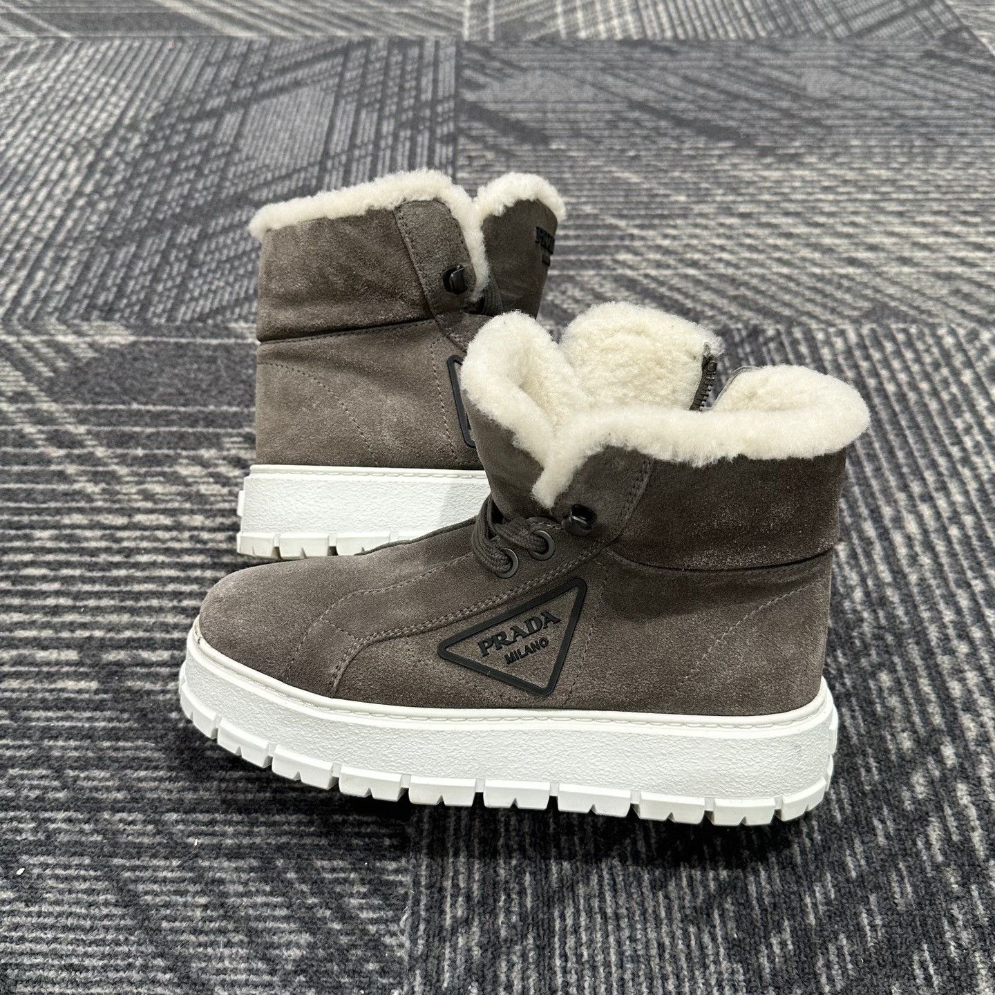 Prada Prada Shearling Suede Boots 35 Size US 5 / IT 35 - 5 Thumbnail