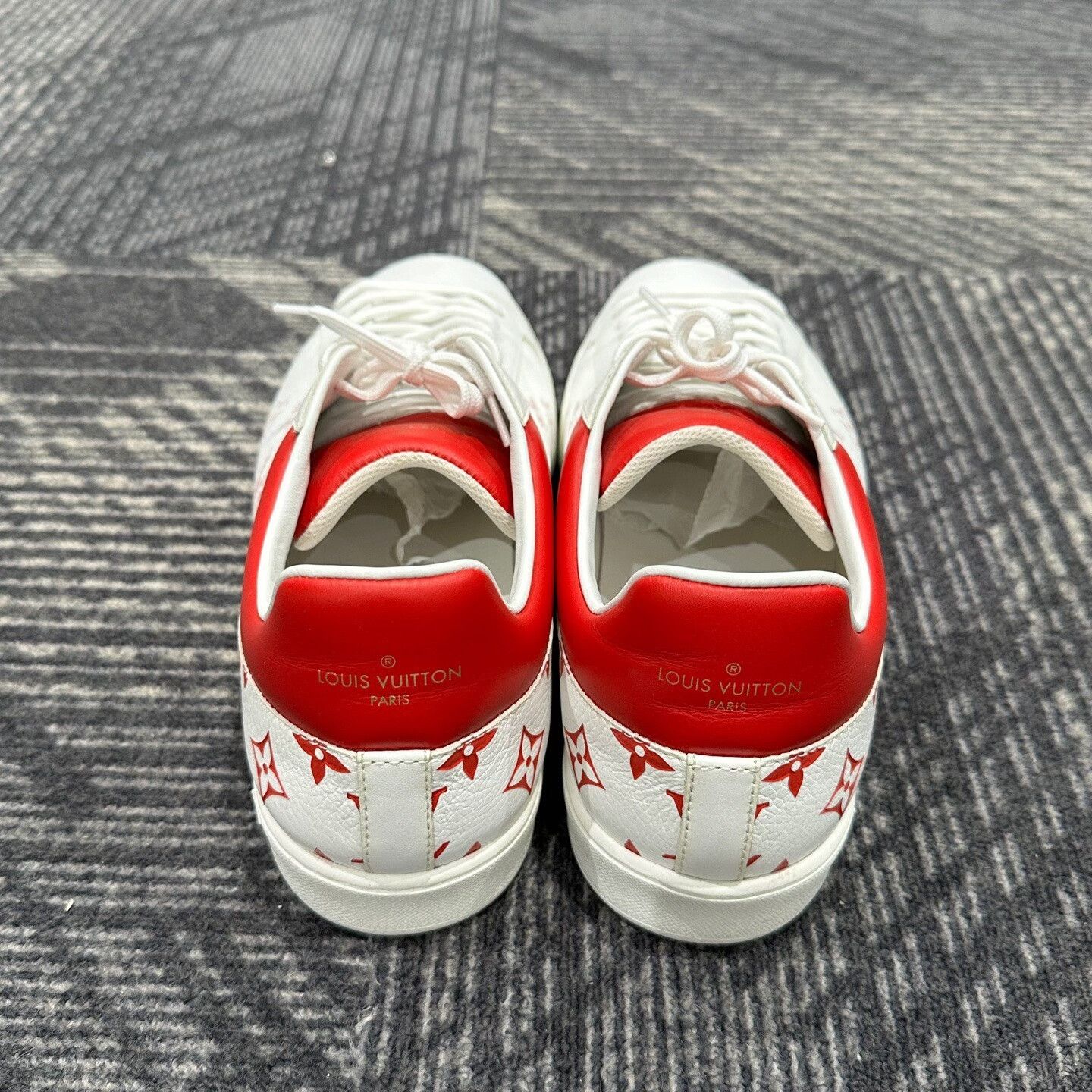 Louis Vuitton Louis Vuitton Red Heel Monogram Sneakers 9.5 Size US 10.5 / EU 43-44 - 4 Thumbnail