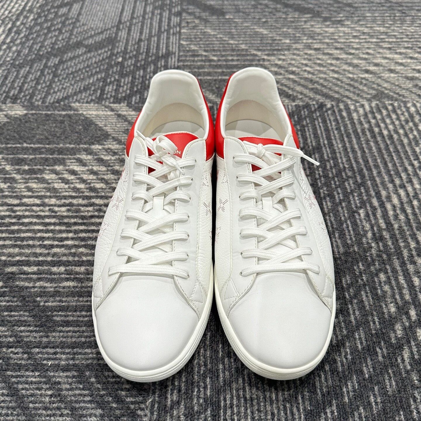 Louis Vuitton Louis Vuitton Red Heel Monogram Sneakers 9.5 Size US 10.5 / EU 43-44 - 3 Thumbnail