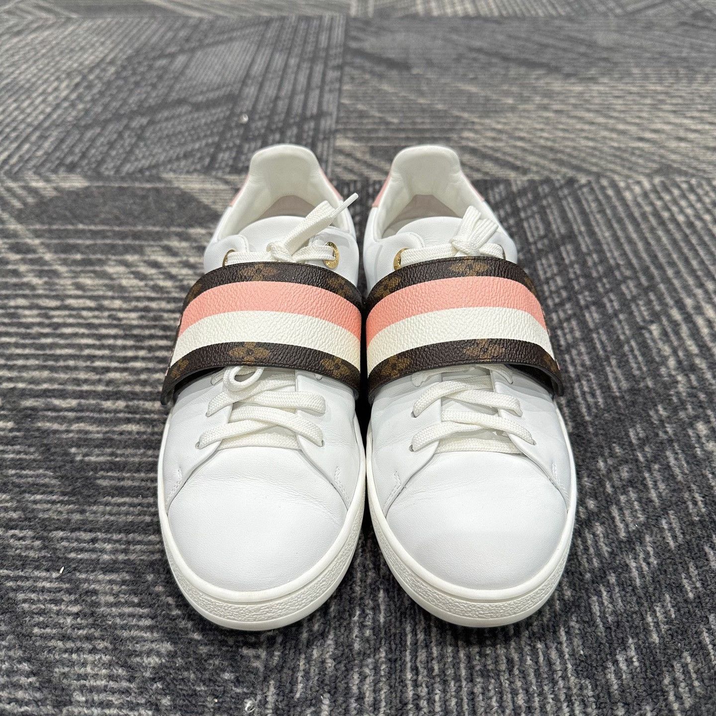 Louis Vuitton Louis Vuitton Monogram Velcro Low Top Sneakers 36.5 Size US 6.5 / IT 36.5 - 2 Thumbnail