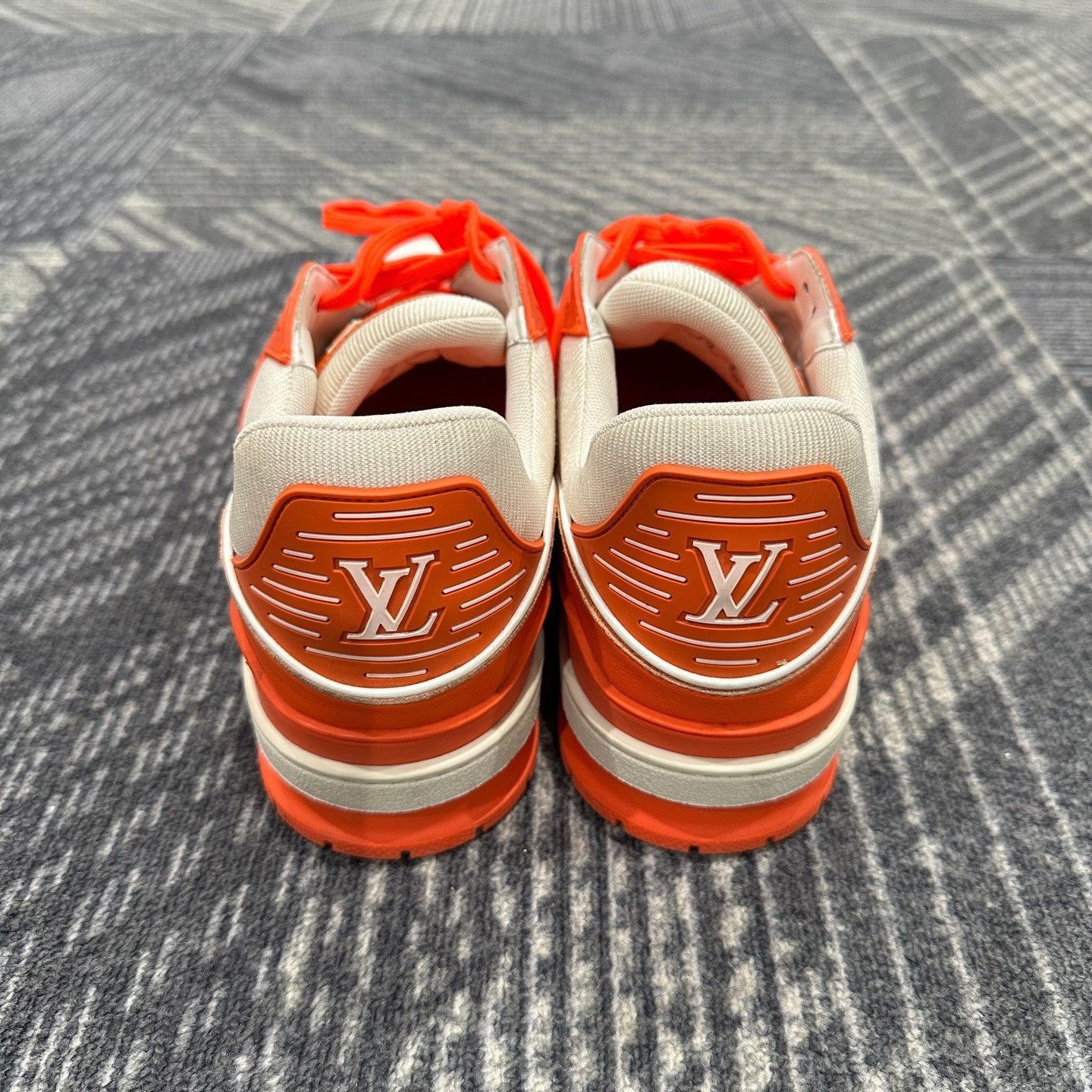 Louis Vuitton Louis Vuitton White Orange Trainer Sneakers 8 Size US 9 / EU 42 - 4 Thumbnail