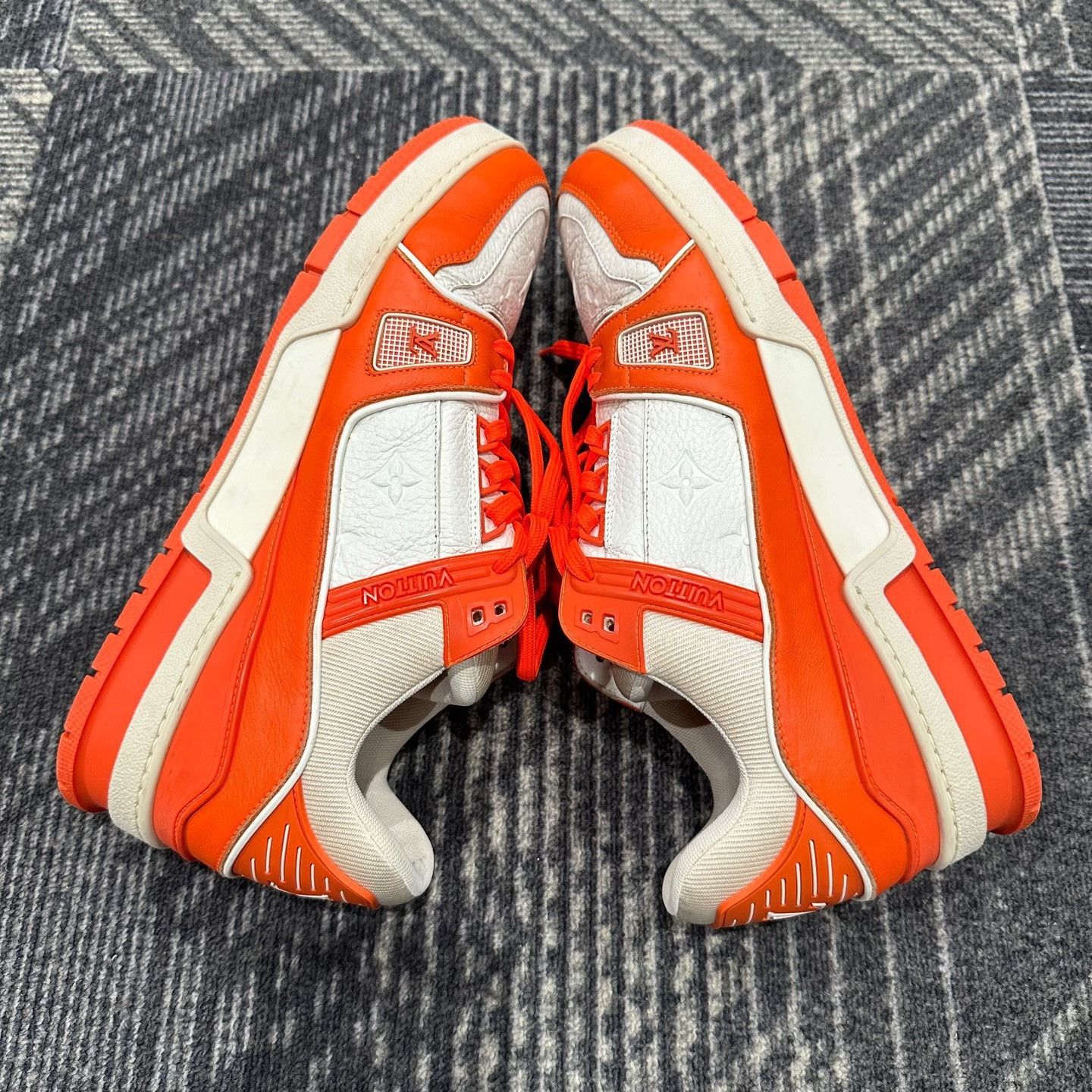 Louis Vuitton Louis Vuitton White Orange Trainer Sneakers 8 Size US 9 / EU 42 - 6 Thumbnail