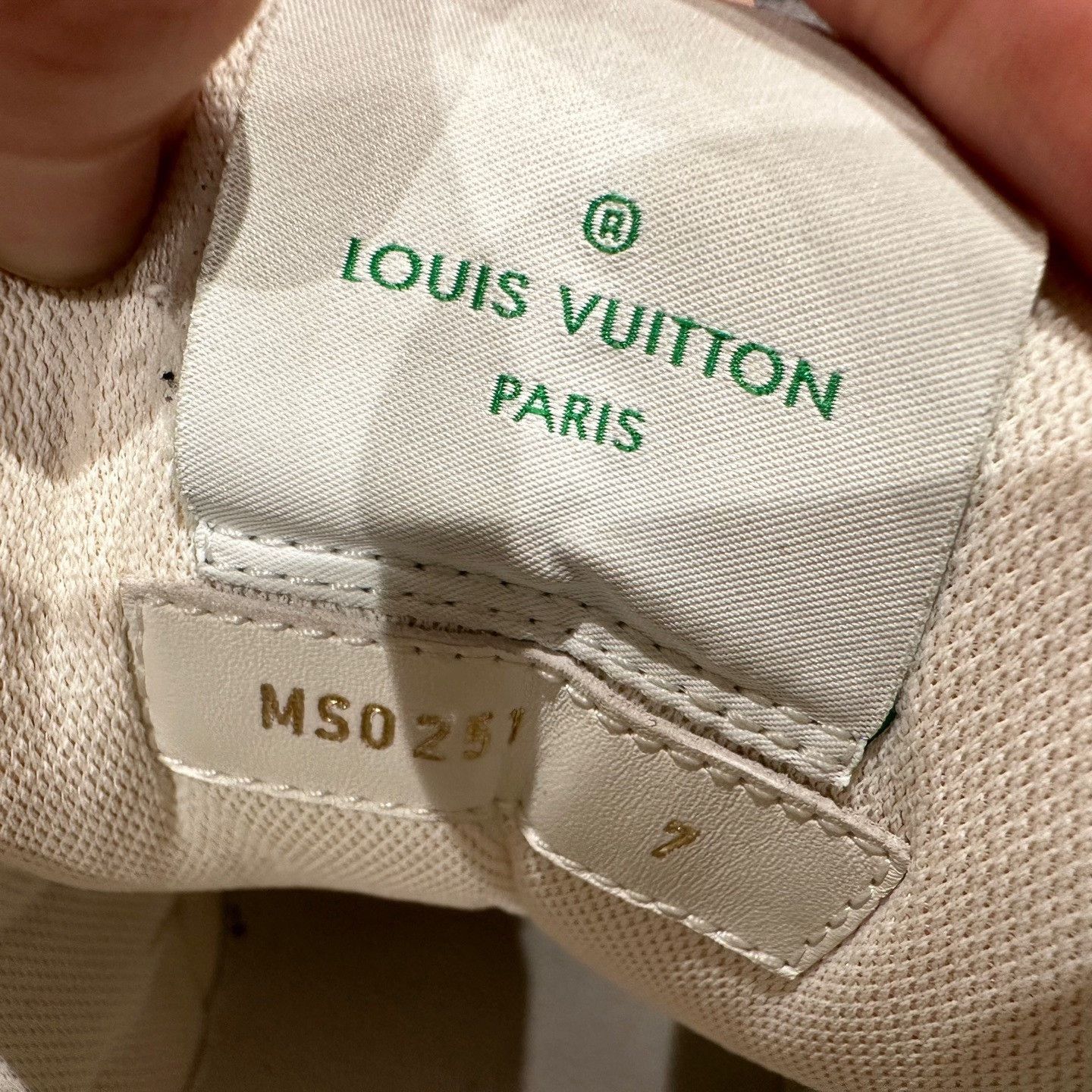 Louis Vuitton Louis Vuitton White Green Trainer Sneakers Size 8 Size US 8 / EU 41 - 9 Thumbnail