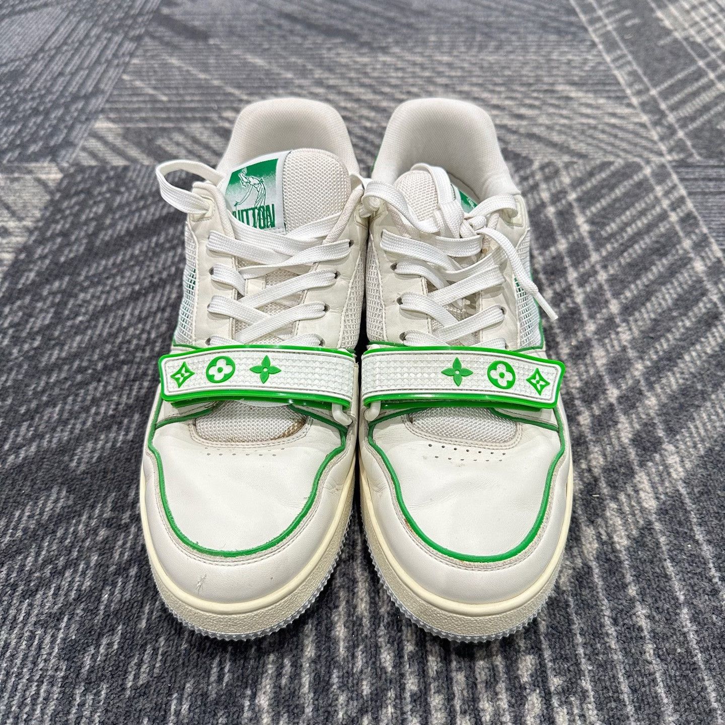 Louis Vuitton Louis Vuitton White Green Trainer Sneakers Size 8 Size US 8 / EU 41 - 3 Thumbnail