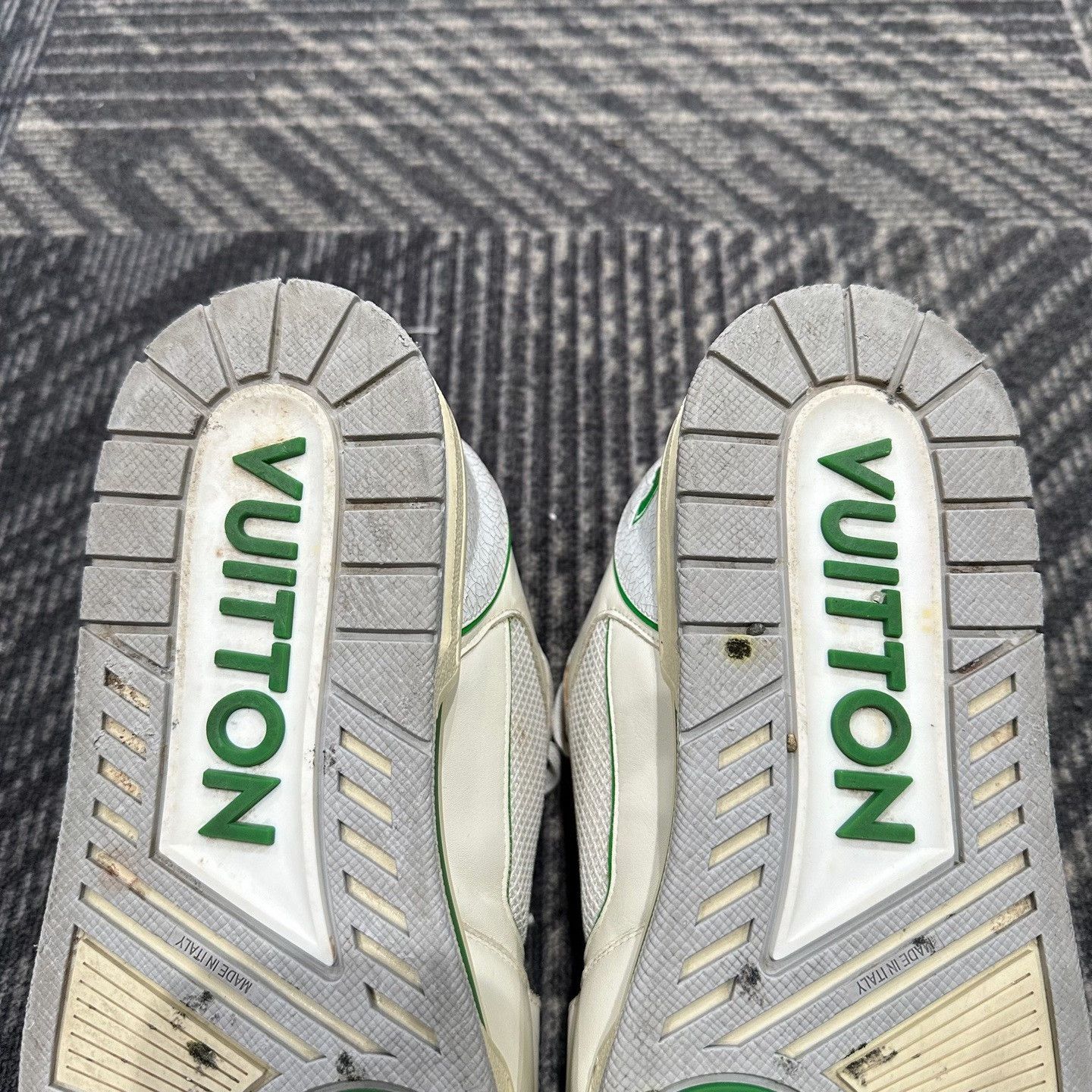 Louis Vuitton Louis Vuitton White Green Trainer Sneakers Size 8 Size US 8 / EU 41 - 8 Thumbnail