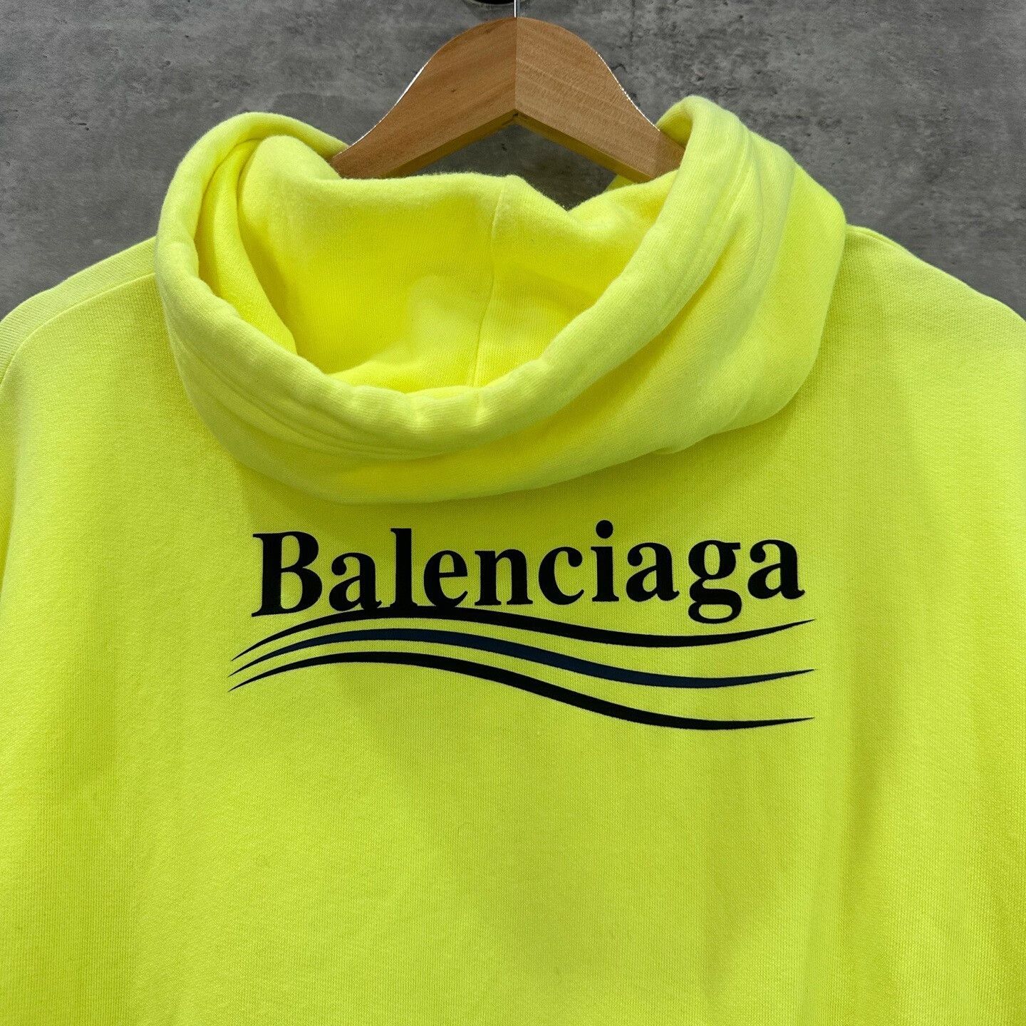 Balenciaga Balenciaga Wavy Logo Hoodie Size S Size US S / EU 44-46 / 1 - 5 Thumbnail