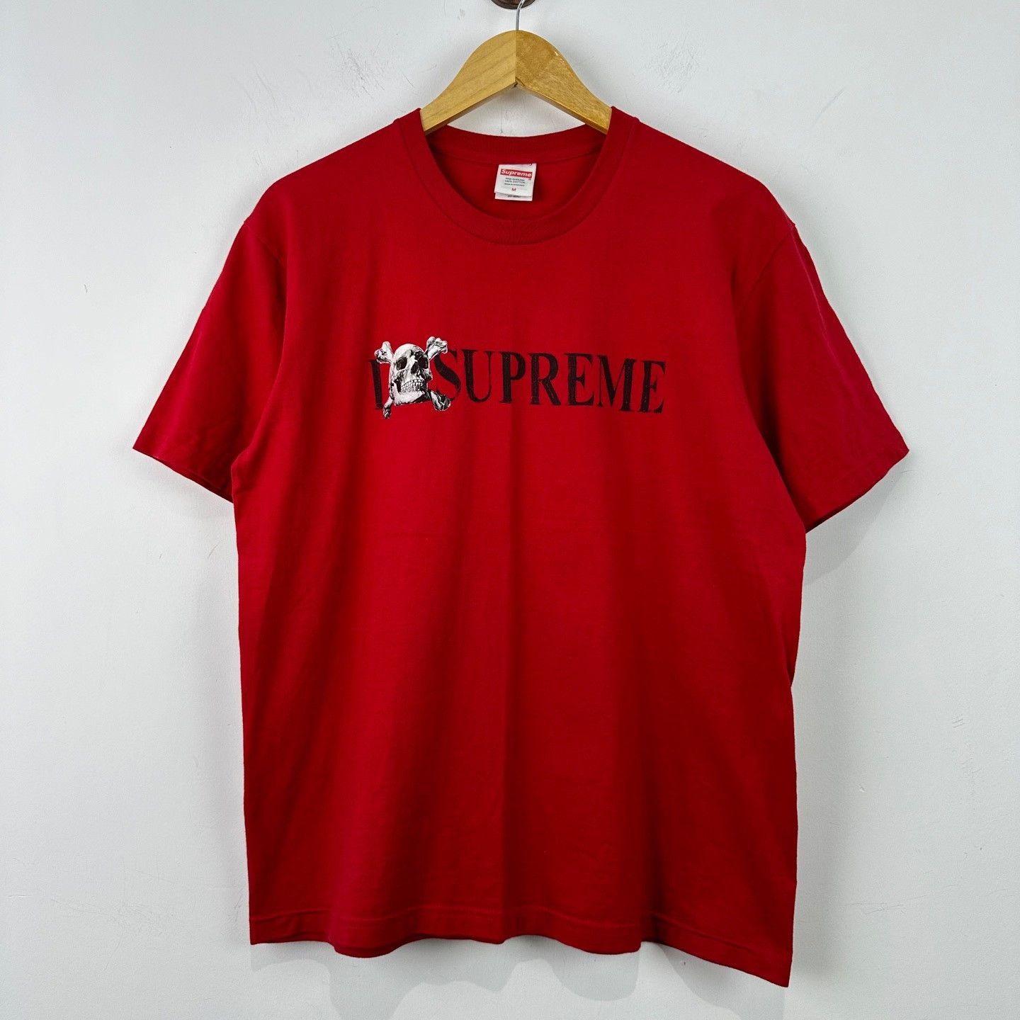 Supreme Supreme Skull Logo T-Shirt Red Size M Size US M / EU 48-50 / 2 - 2 Thumbnail