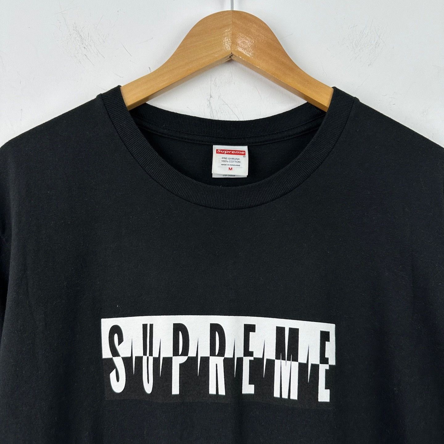 Supreme Supreme Logo Graphic T-Shirt M Size US M / EU 48-50 / 2 - 5 Thumbnail