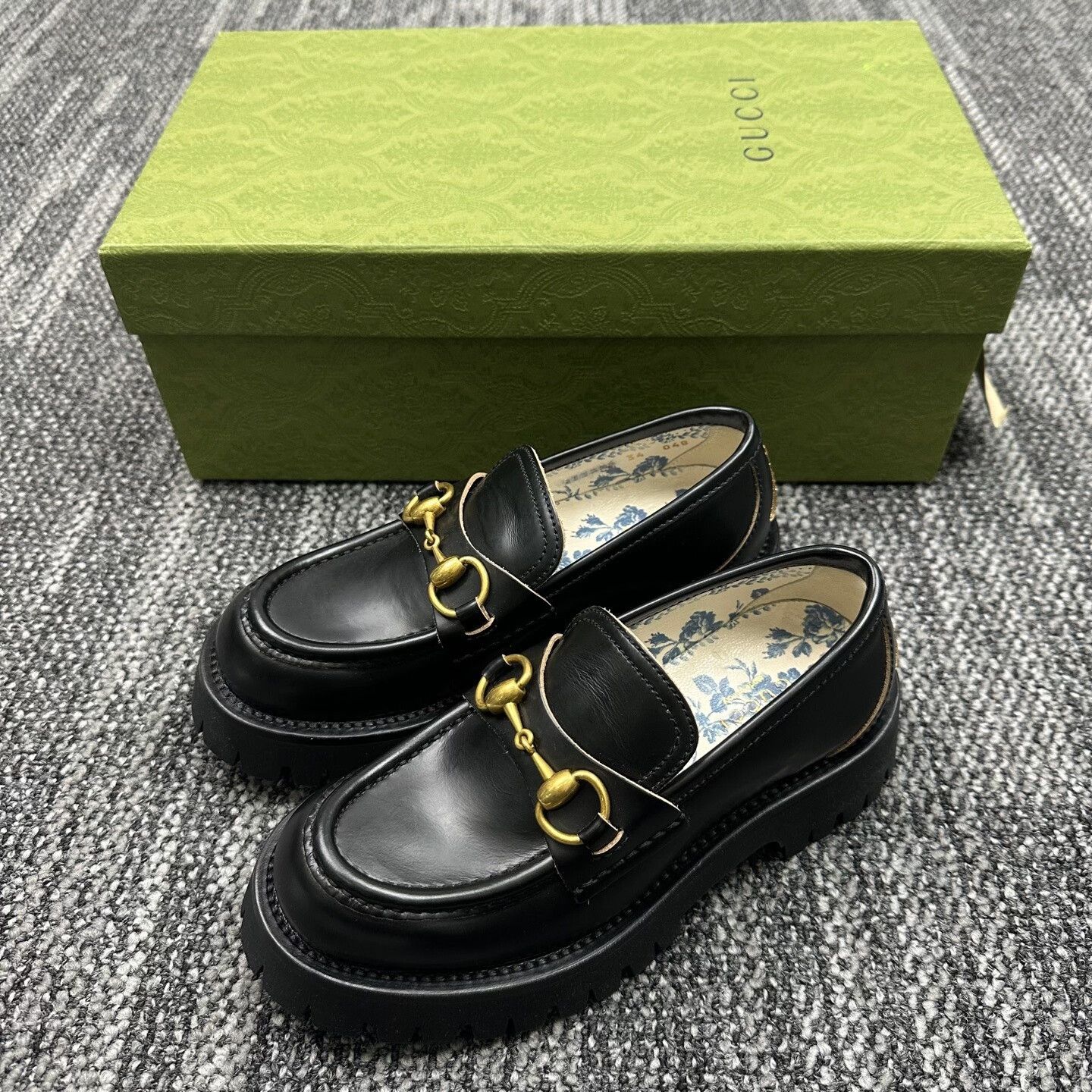 Gucci Gucci Bee Horsebit Leather Loafers Size 34 Size US 4 / IT 34 - 2 Thumbnail