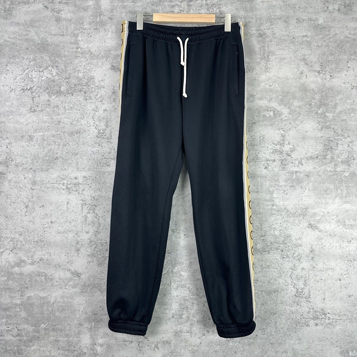 Gucci Gucci Side Logo Tape Sweatpants S Size US 30 / EU 46 - 2 Thumbnail