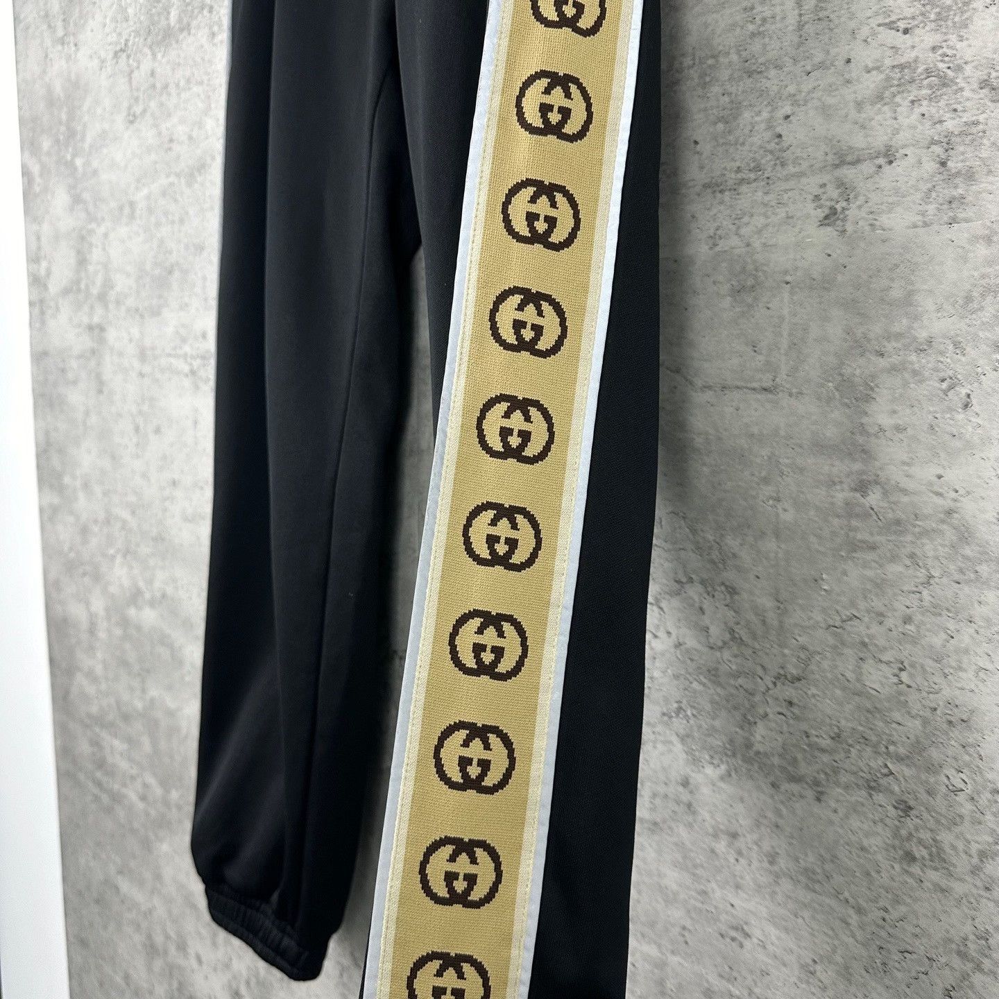 Gucci Gucci Side Logo Tape Sweatpants S Size US 30 / EU 46 - 5 Thumbnail