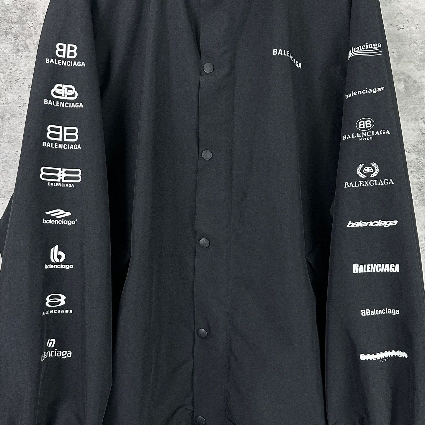 Balenciaga Balenciaga Multi Logo Windbreaker Jacket Size S Size US S / EU 44-46 / 1 - 5 Thumbnail