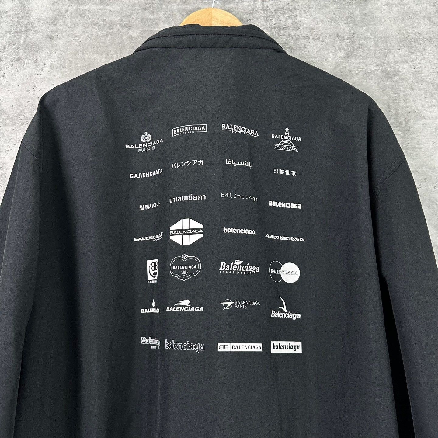 Balenciaga Balenciaga Multi Logo Windbreaker Jacket Size S Size US S / EU 44-46 / 1 - 6 Thumbnail