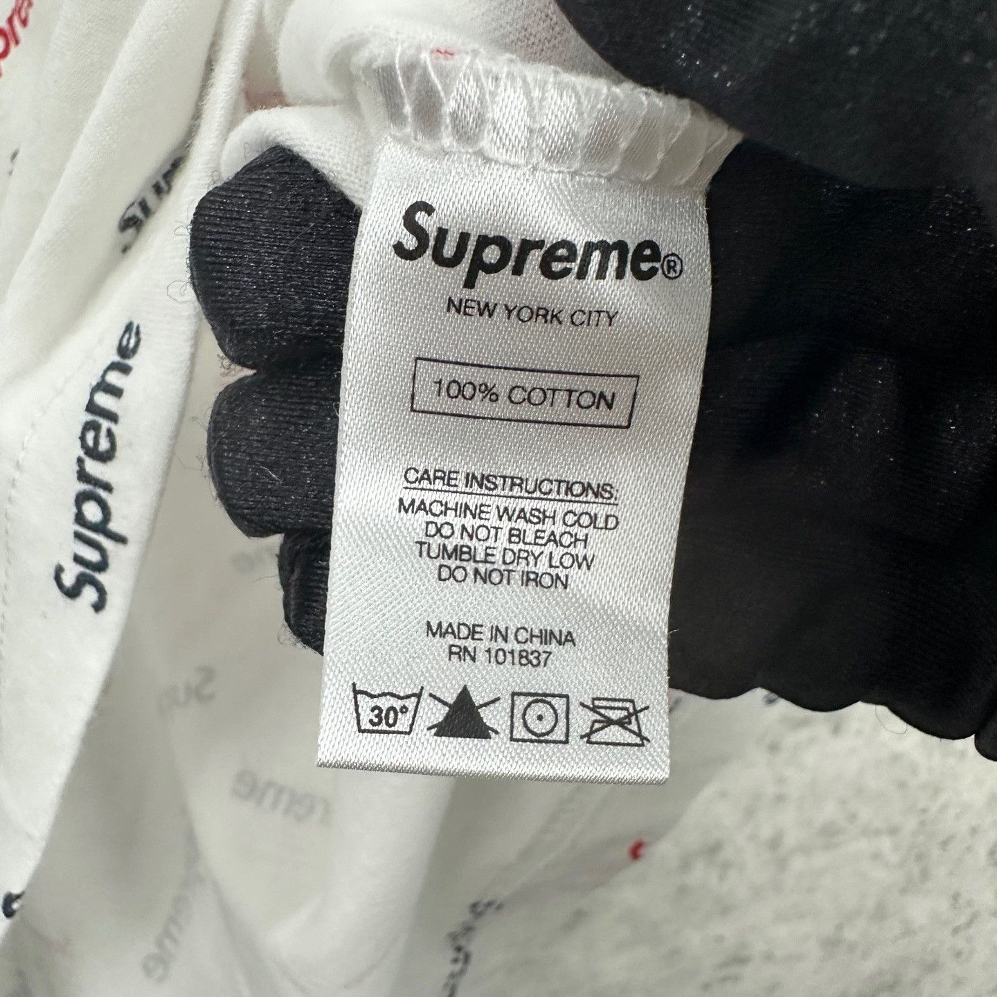 Supreme Supreme All-Over Logo Print Ringer T-Shirt M Size US M / EU 48-50 / 2 - 7 Thumbnail