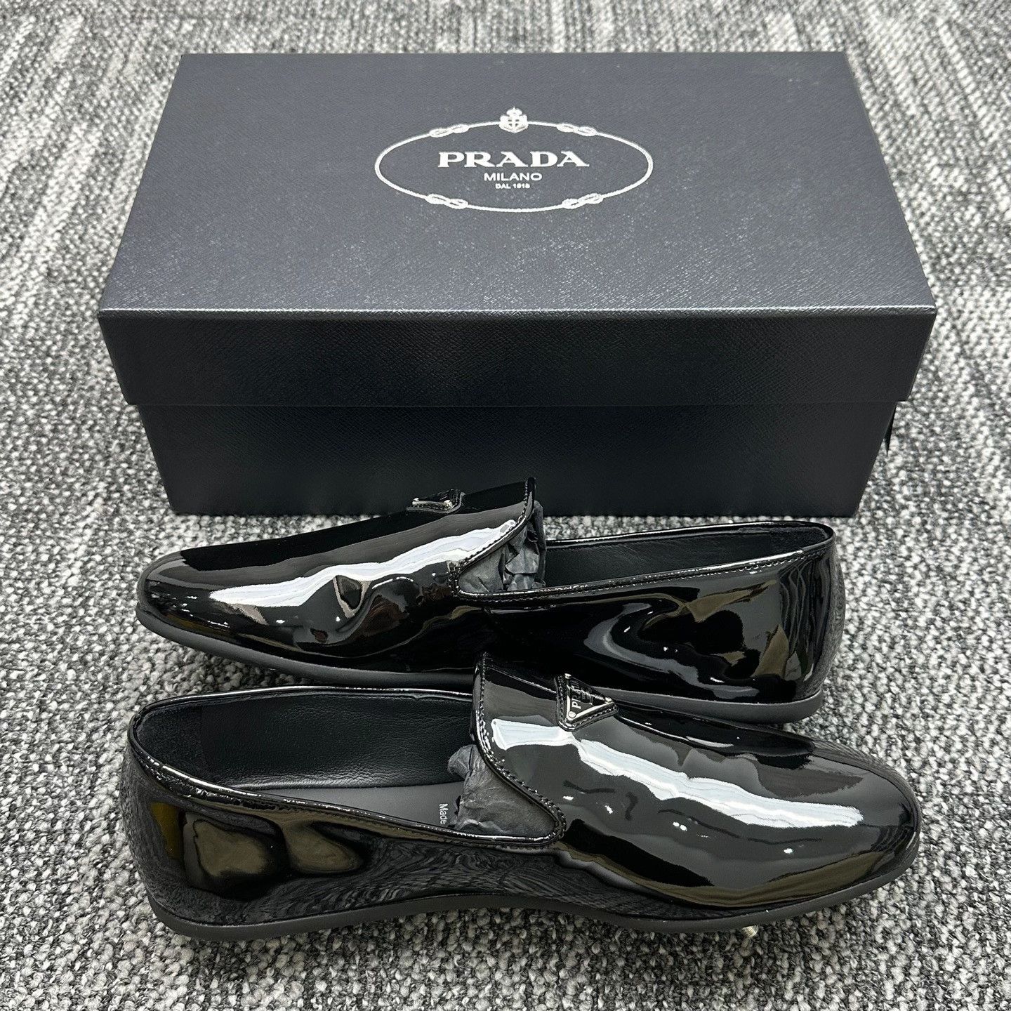 Prada Prada Triangle Logo Patent Leather Loafers Size 9 Size US 10 / EU 43 - 6 Thumbnail