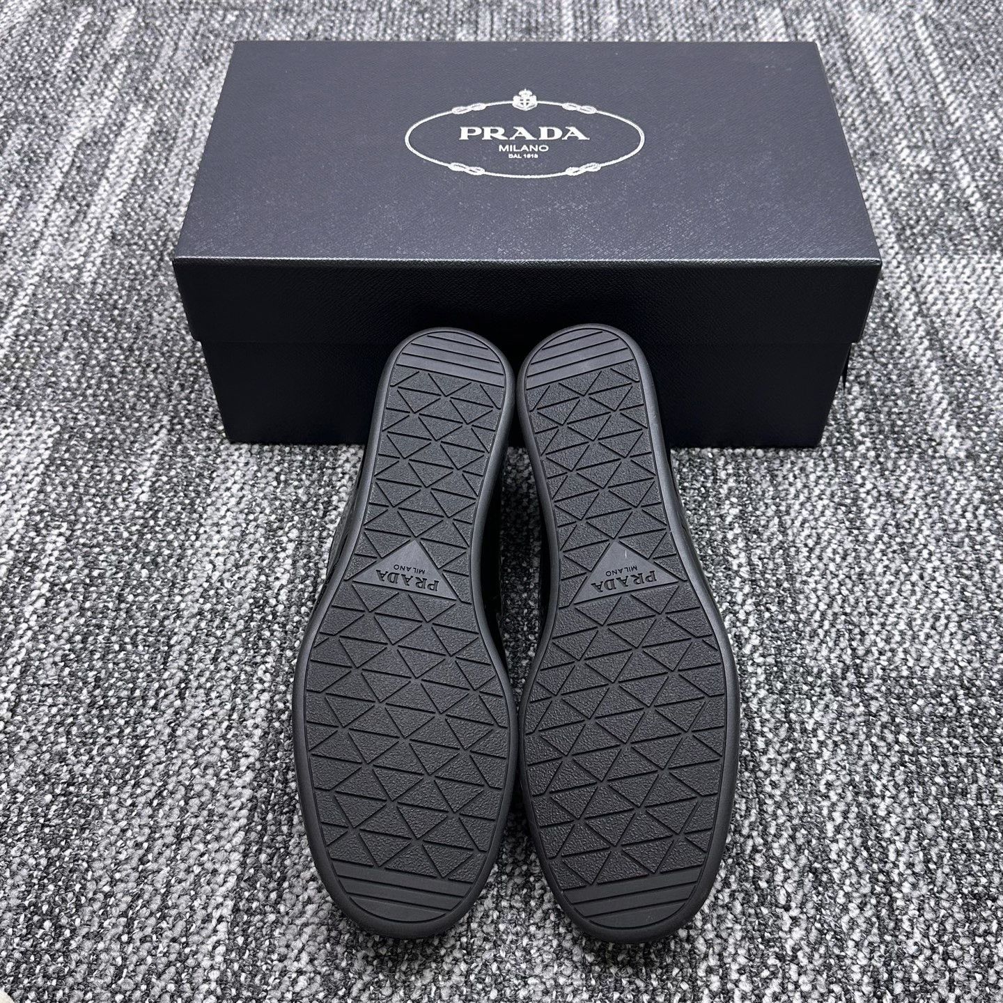 Prada Prada Triangle Logo Patent Leather Loafers Size 9 Size US 10 / EU 43 - 7 Thumbnail