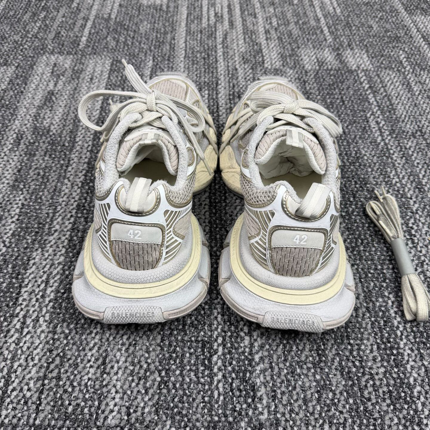 Balenciaga Balenciaga 3XL Distressed Low-Top Sneakers 42 Size US 9 / EU 42 - 4 Thumbnail