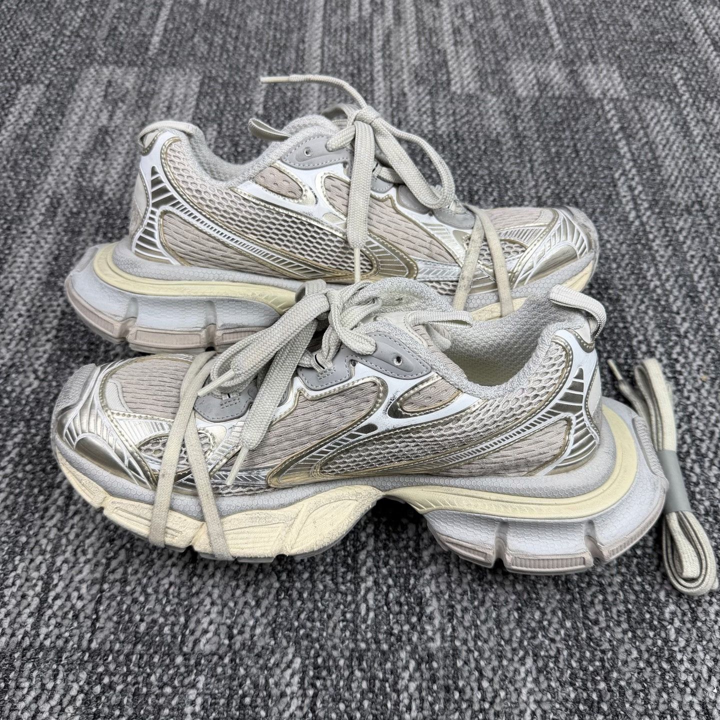Balenciaga Balenciaga 3XL Distressed Low-Top Sneakers 42 Size US 9 / EU 42 - 6 Thumbnail