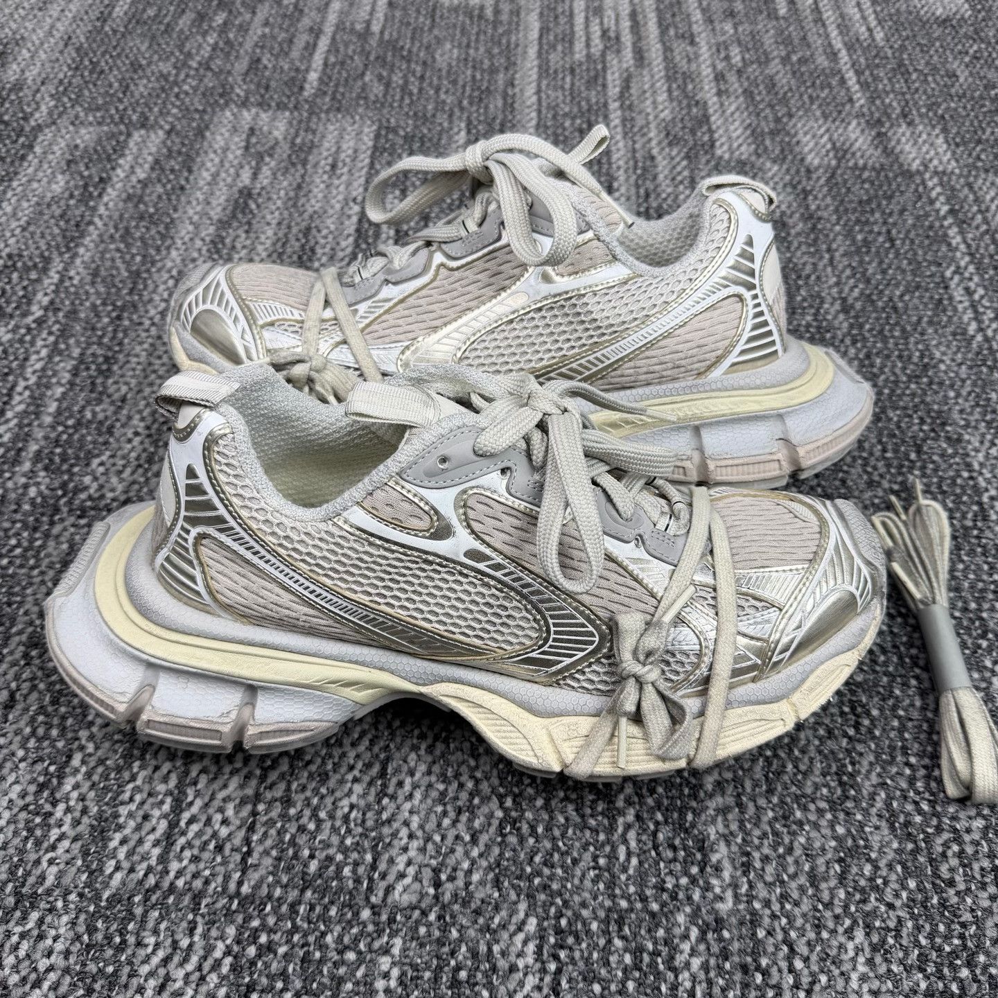 Balenciaga Balenciaga 3XL Distressed Low-Top Sneakers 42 Size US 9 / EU 42 - 5 Thumbnail