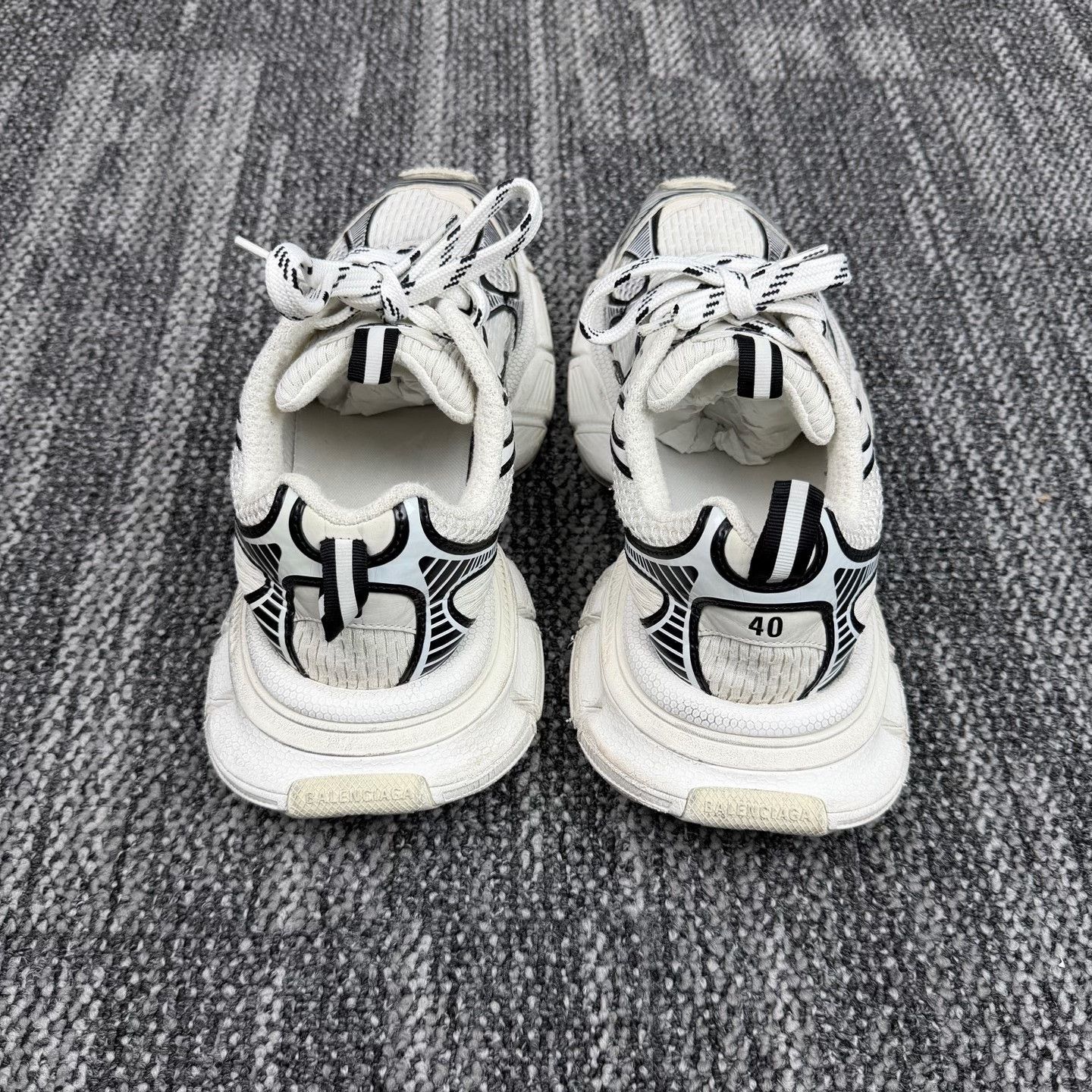 Balenciaga Balenciaga Distressed 3XL Sneakers EU 40 Size US 7 / EU 40 - 4 Thumbnail