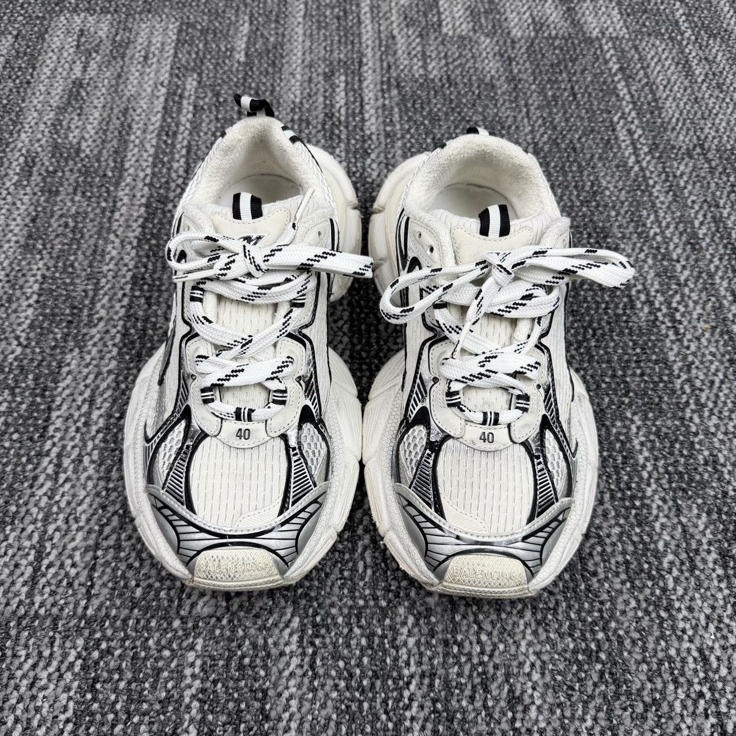 Balenciaga Balenciaga Distressed 3XL Sneakers EU 40 Size US 7 / EU 40 - 3 Thumbnail