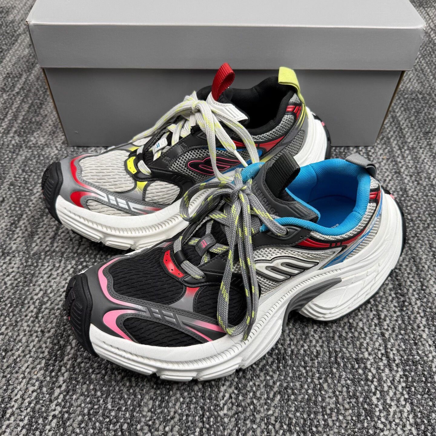 Balenciaga Balenciaga 6XL Mismatched Sneakers Size 43 Size US 10 / EU 43 - 2 Thumbnail