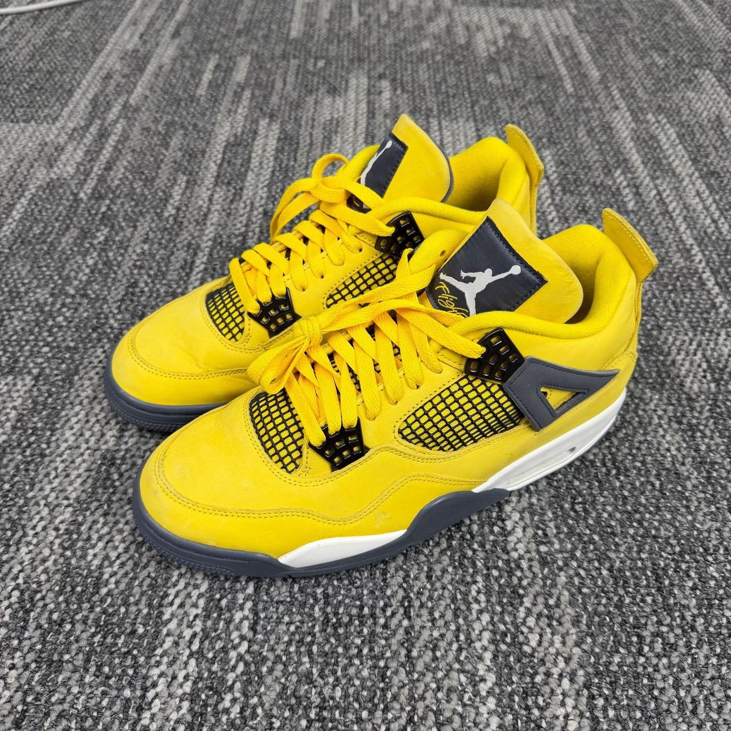 Jordan Brand Jordan Brand Lightning Air Jordan 4 US 10.5 Size US 10.5 / EU 43-44 - 2 Thumbnail