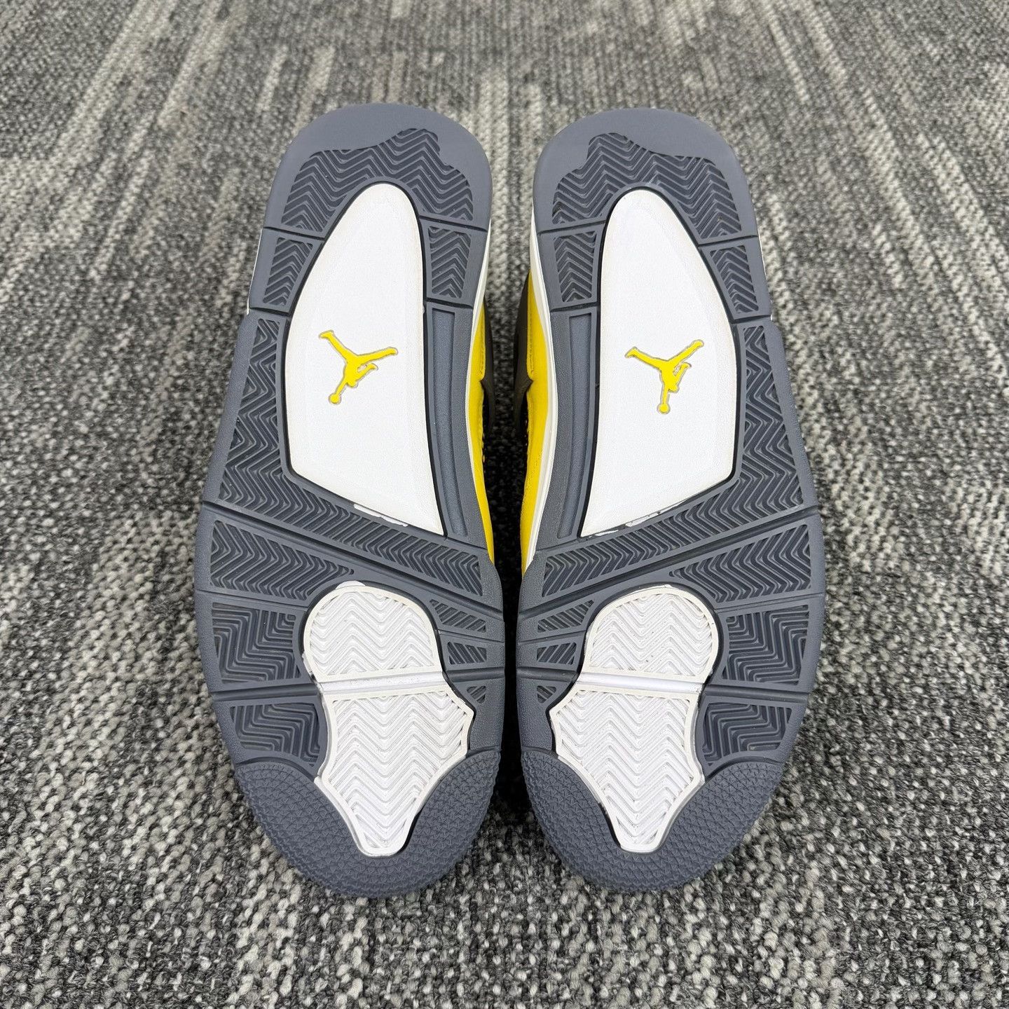 Jordan Brand Jordan Brand Lightning Air Jordan 4 US 10.5 Size US 10.5 / EU 43-44 - 5 Thumbnail