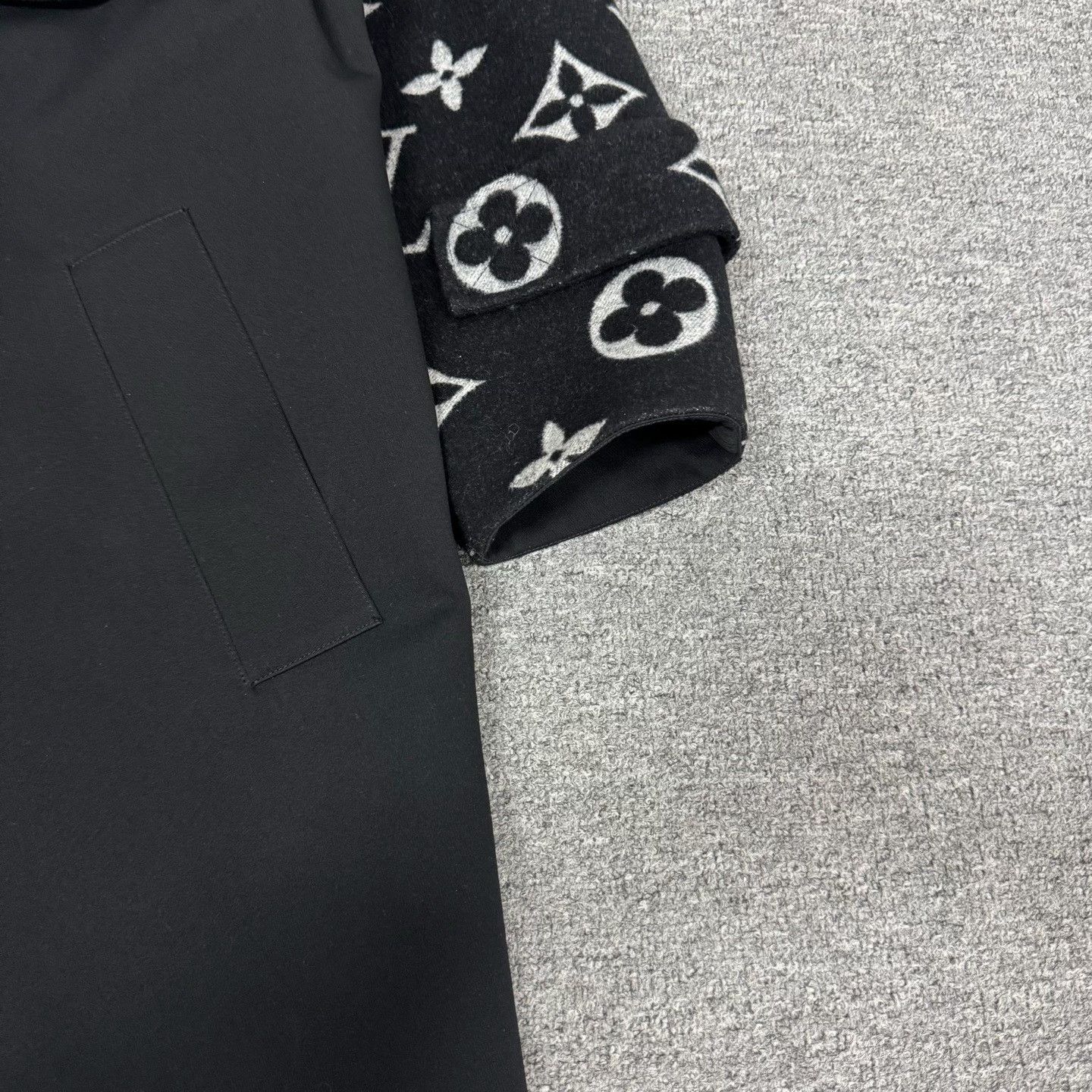 Louis Vuitton Louis Vuitton SS24 Monogram Hybrid Wool Coat 32 Size XXS / US 00 / IT 34 - 4 Thumbnail