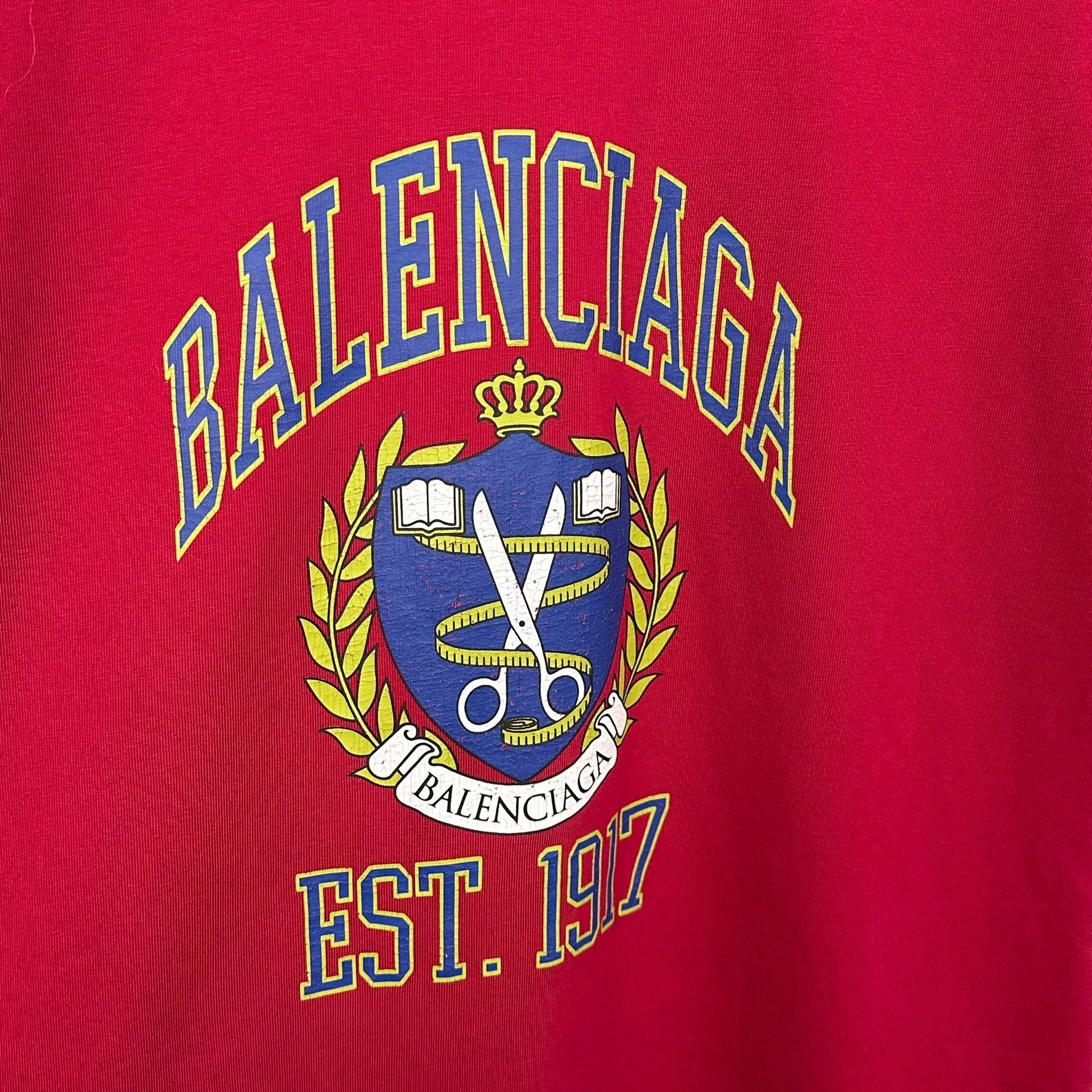 Balenciaga Balenciaga Crest Logo Red T-Shirt Size L Size US L / EU 52-54 / 3 - 4 Thumbnail