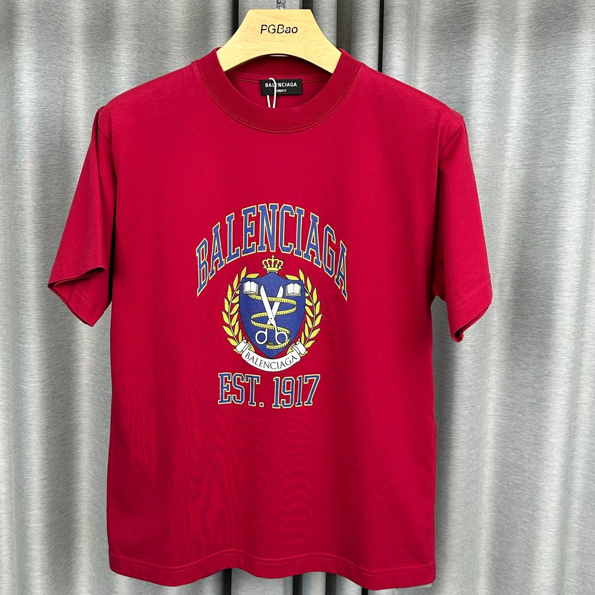 Balenciaga Balenciaga Crest Logo Red T-Shirt Size L Size US L / EU 52-54 / 3 - 2 Thumbnail
